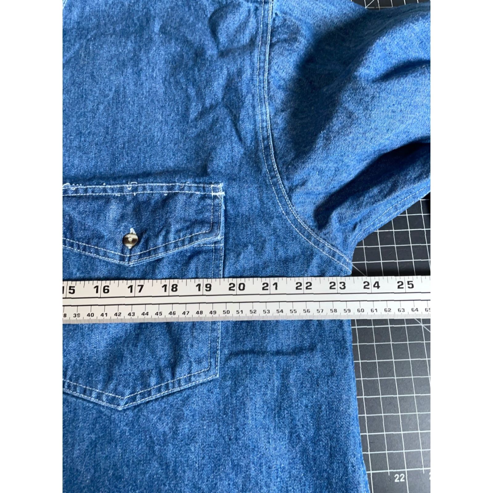 Vintage VINTAGE Heavyweight Embossed Denim Shirt Blue 100% Cotton Prime Union Wear Button-Up Size US L / EU 52-54 / 3 - 5 Thumbnail