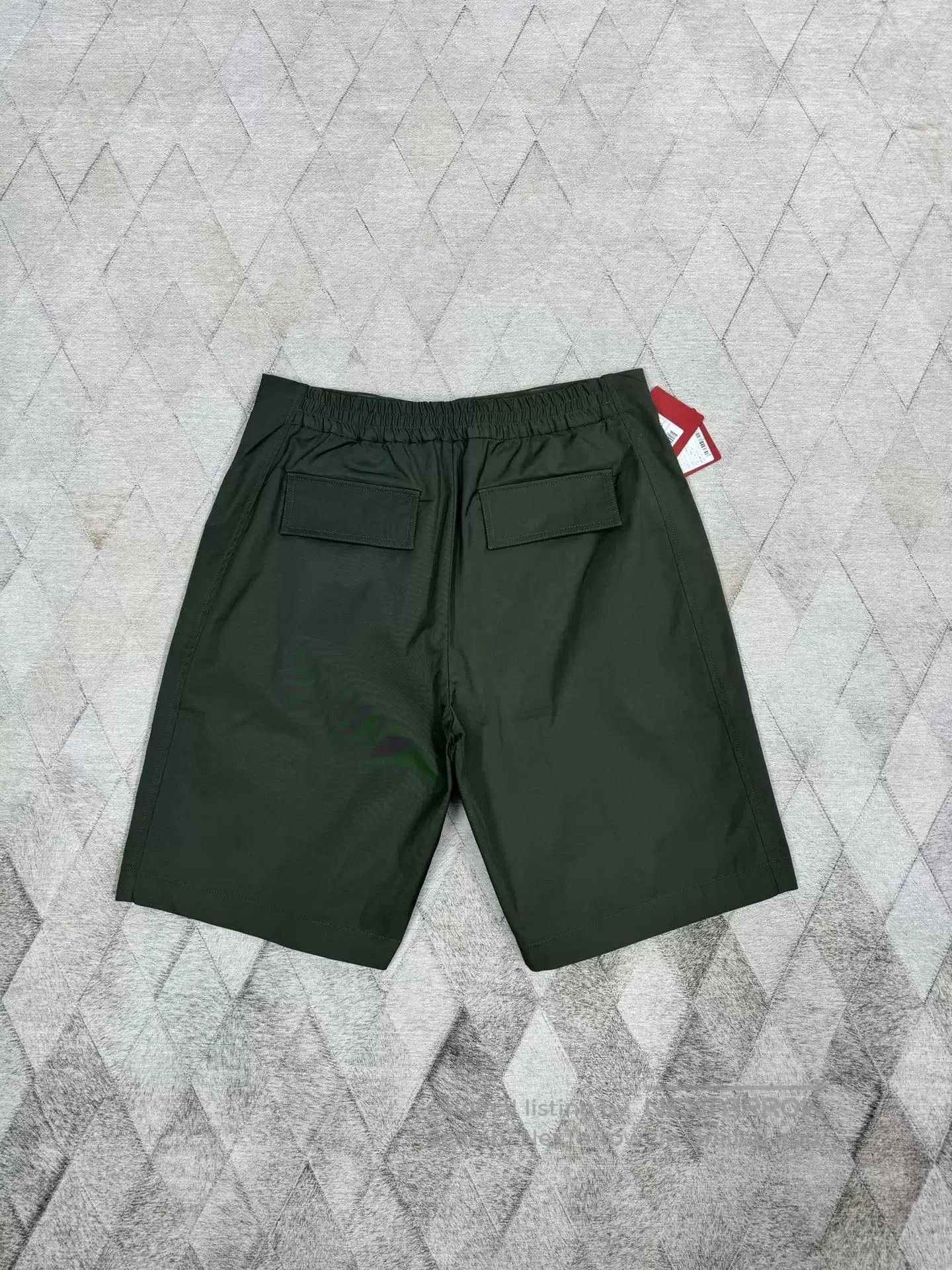 Valentino Valentino Army Green Cargo Shorts. Size US 30 / EU 46 - 2 Thumbnail