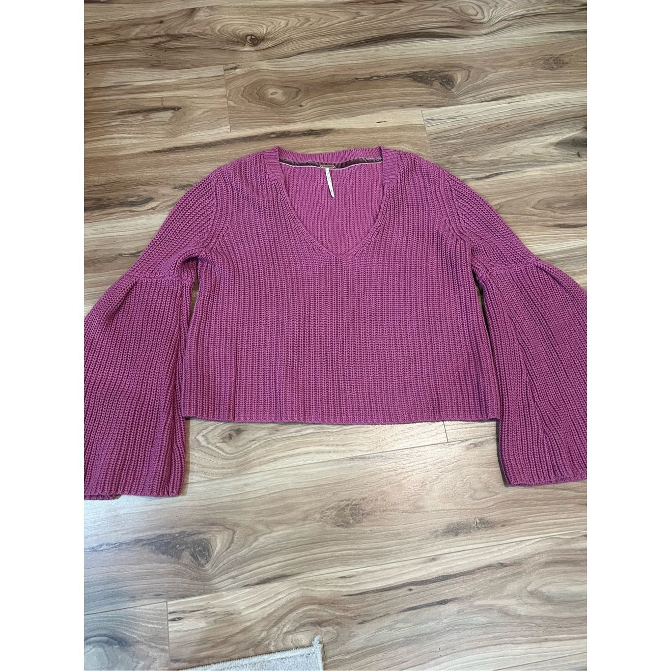 Free People FREE PEOPLE Rose Pink Damsel Bell Sleeve Cotton V-neck Sweat Size M / US 6-8 / IT 42-44 - 10 Thumbnail