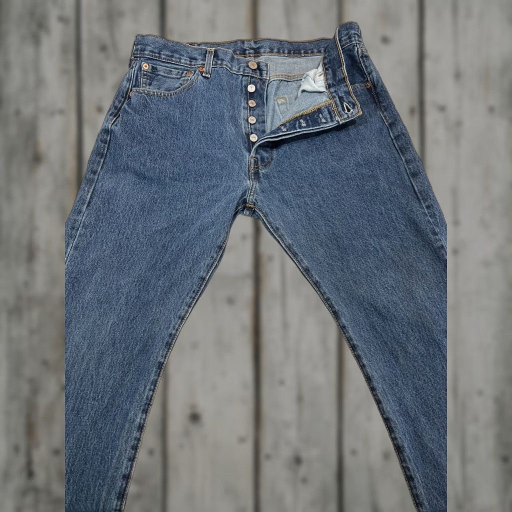 Levi's VINTAGE Levi’s 501 Jeans Button Fly Men 34x30 Blue Straight Classic Jeans 5-Pocket Denim Cotton USA Cowboy Size US 34 / EU 50 - 1 Thumbnail