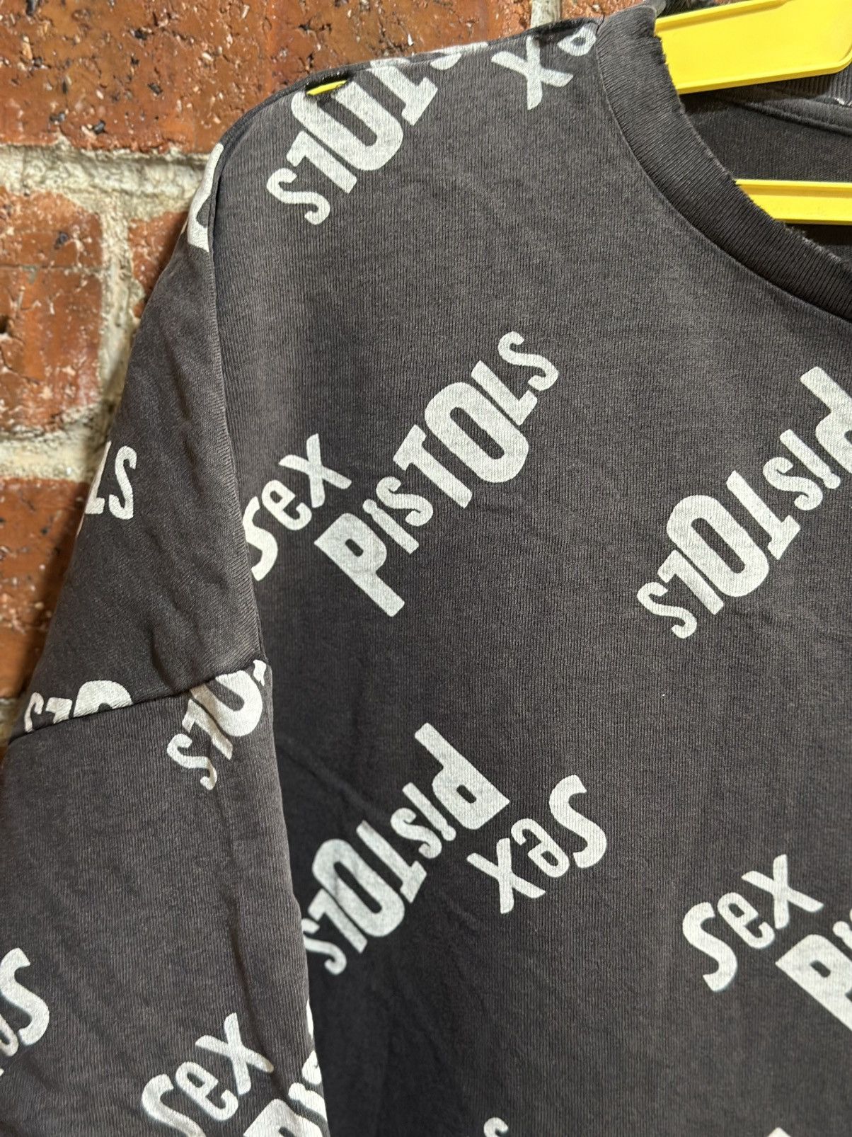 Band Tees × Vintage Thrashed Vintage Sex Pistol Sun Faded Tee Size US XL / EU 56 / 4 - 2 Thumbnail