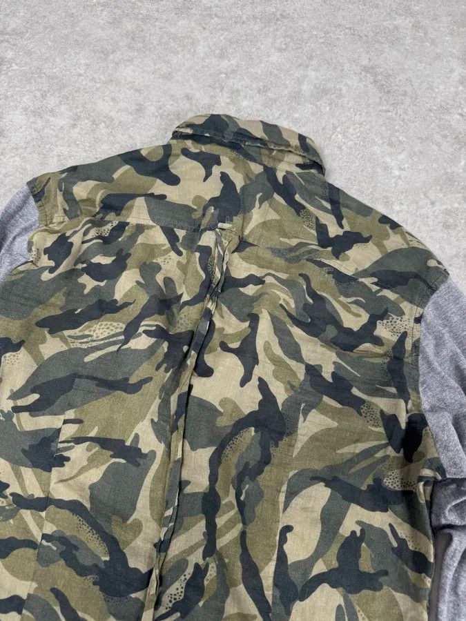Dolce & Gabbana 2000s Dolce & Gabbana Green & Grey Camo Hybrid Shirt Size US S / EU 44-46 / 1 - 6 Thumbnail