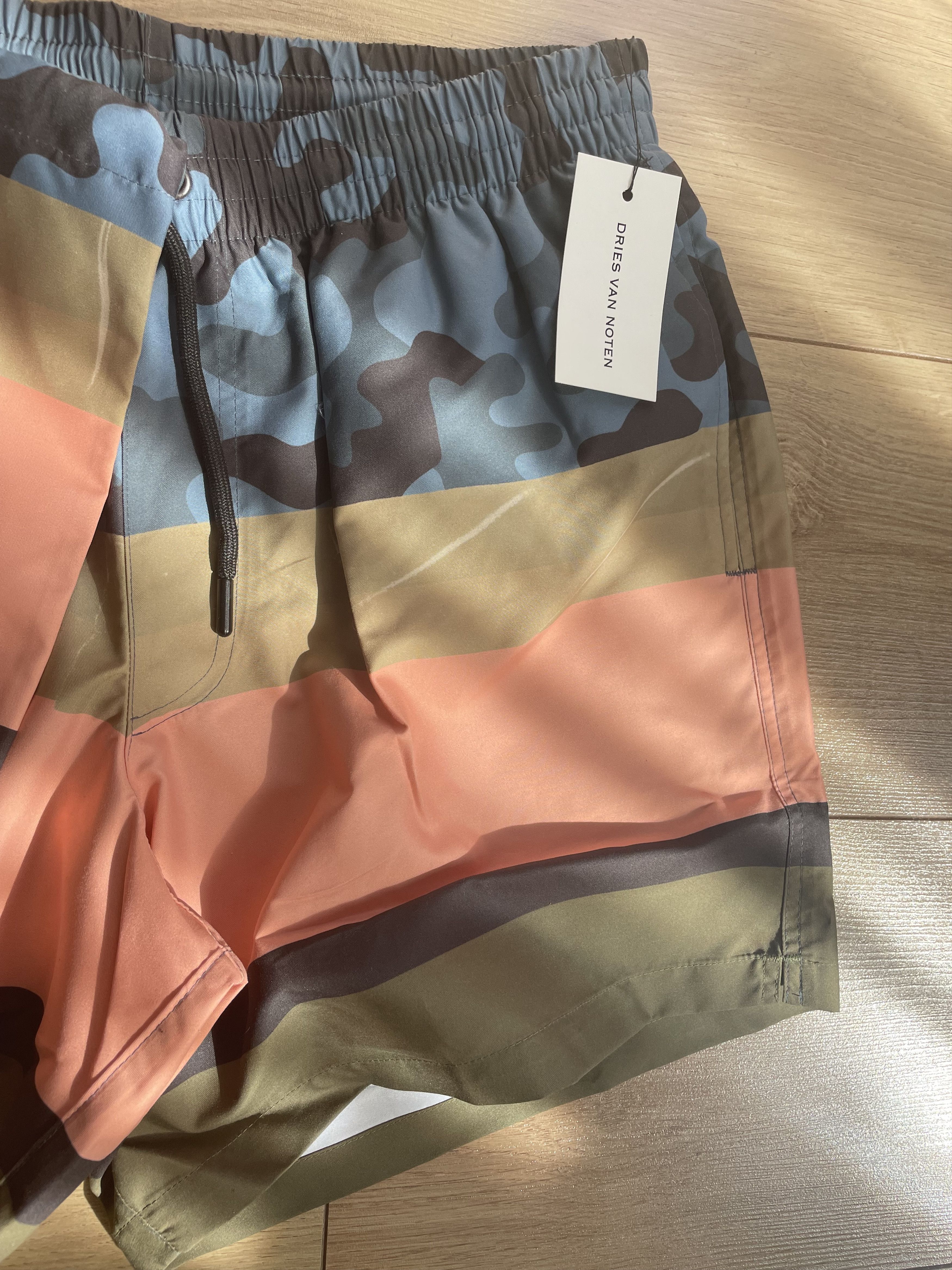 Dries Van Noten DRIES VAN NOTEN PRINTED CAMO NYLON BERMUDA SHORTS Size US 34 / EU 50 - 3 Thumbnail
