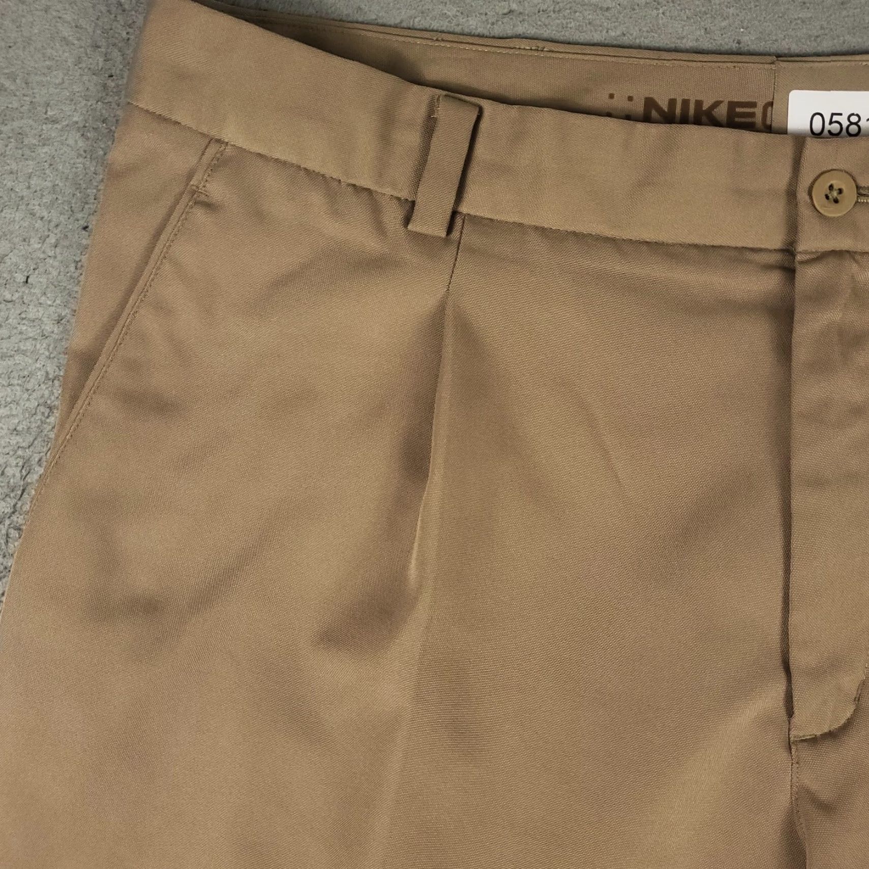 Nike Nike Shorts Mens Size 38 Brown Golf Dri Fit Casual Pleated Chino * Size US 38 / EU 54 - 2 Thumbnail