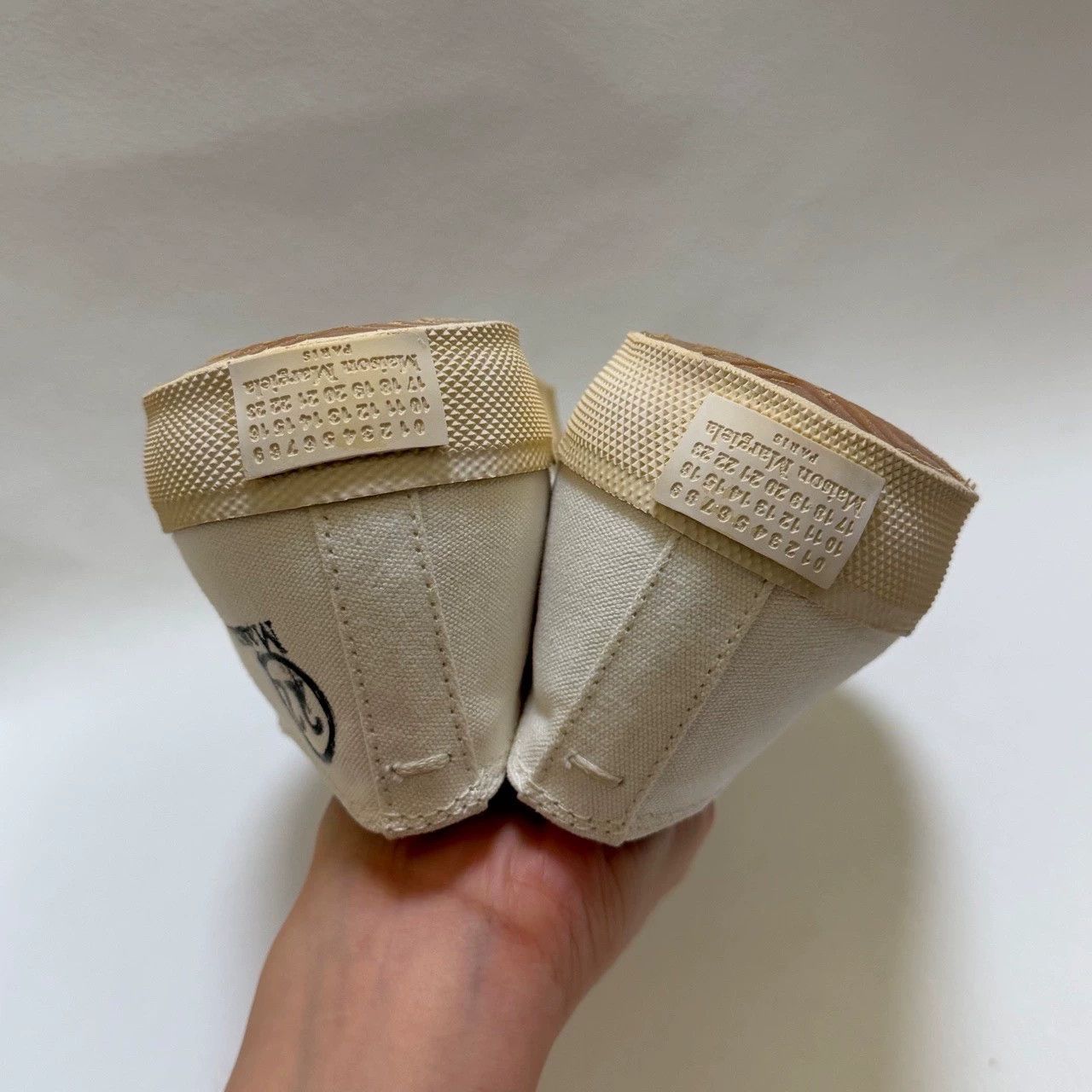 Maison Margiela Maison Margiela versatile low-top stylish sneakers Size US 7.5 / IT 37.5 - 7 Thumbnail