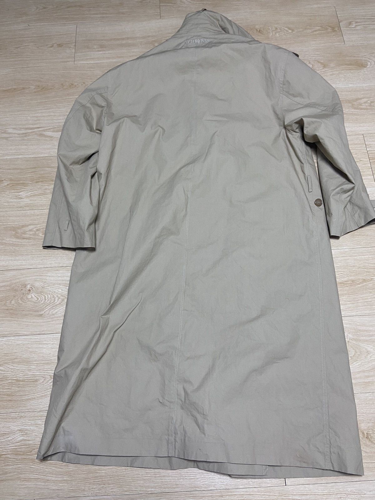 Vetements L Vetements incognito Oversized trench coat jacket Size US L / EU 52-54 / 3 - 7 Thumbnail