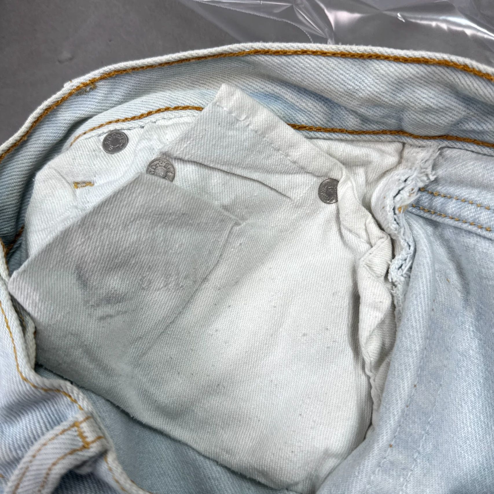 Levi's VINTAGE Levi's 501 Jeans Womens 90s Blue Button Fly 30x30 Distressed Jeans Women's 501 Series Size 30" / US 8 / IT 44 - 7 Thumbnail