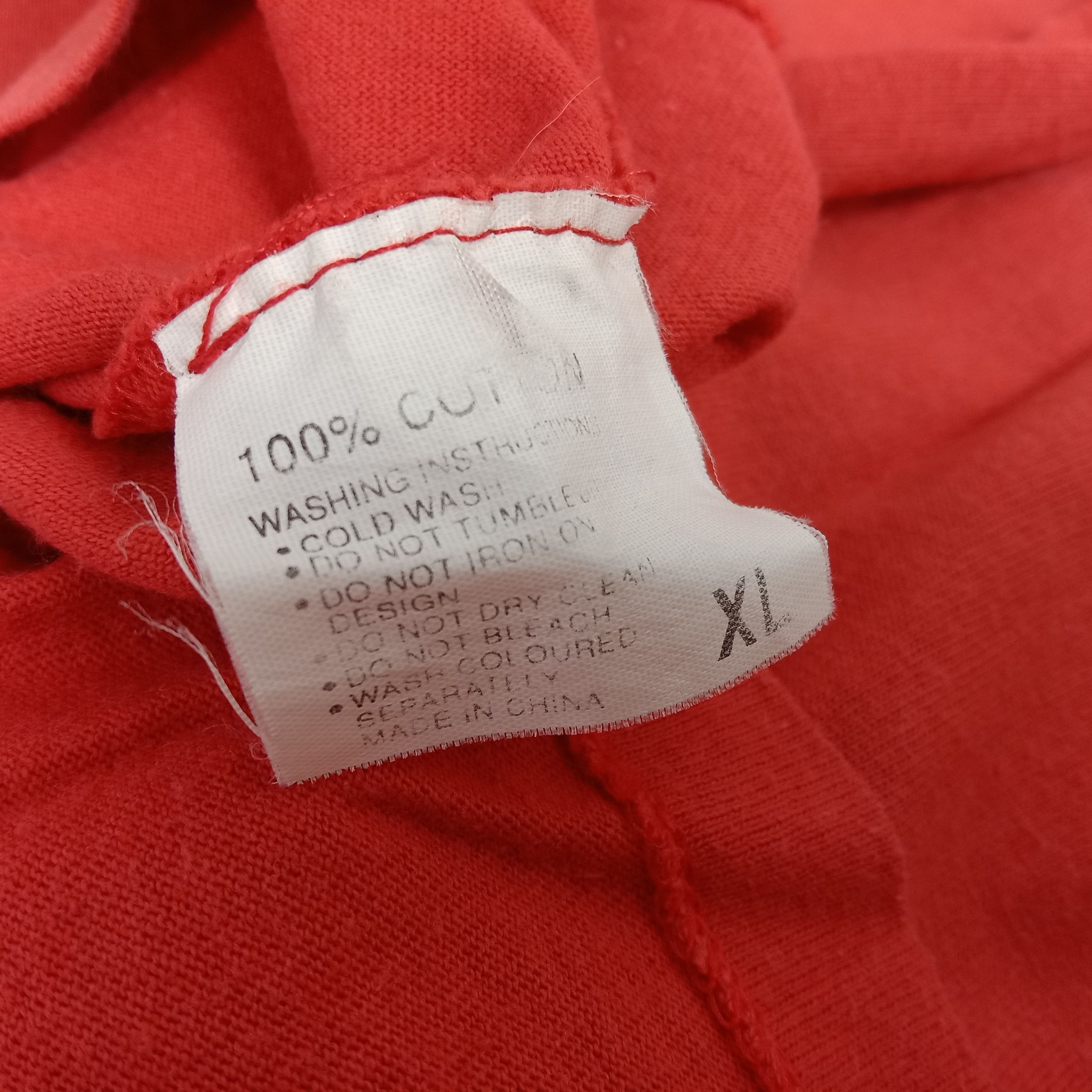 Ferrari × Vintage Ferrari Luxury Car Brand Center Logo Design Vintage Tshirt Size US XL / EU 56 / 4 - 8 Thumbnail