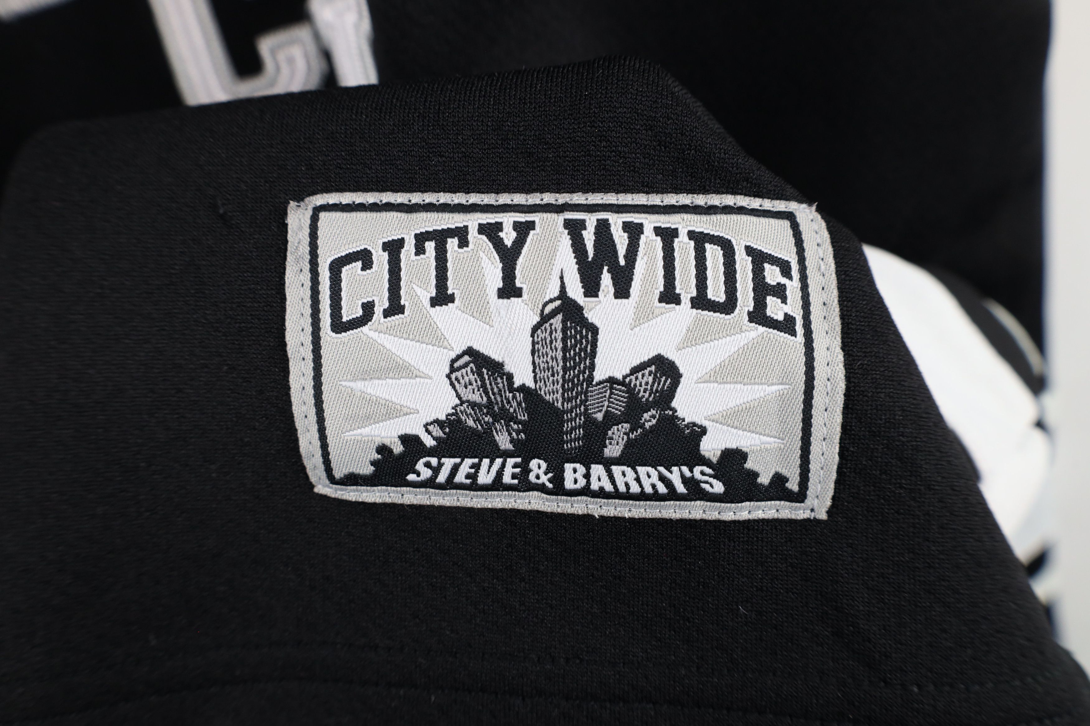 Vintage Vintage Y2K Streetwear Detroit Motor City Hockey Jersey Size US XXL / EU 58 / 5 - 9 Thumbnail