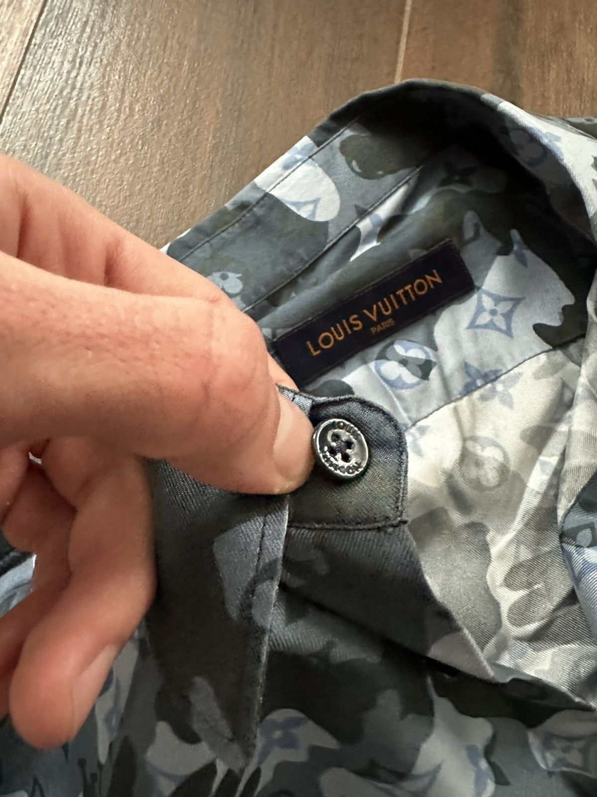 Louis Vuitton Louis Vuitton Monogram Silk Shirt Size US XL / EU 56 / 4 - 3 Thumbnail
