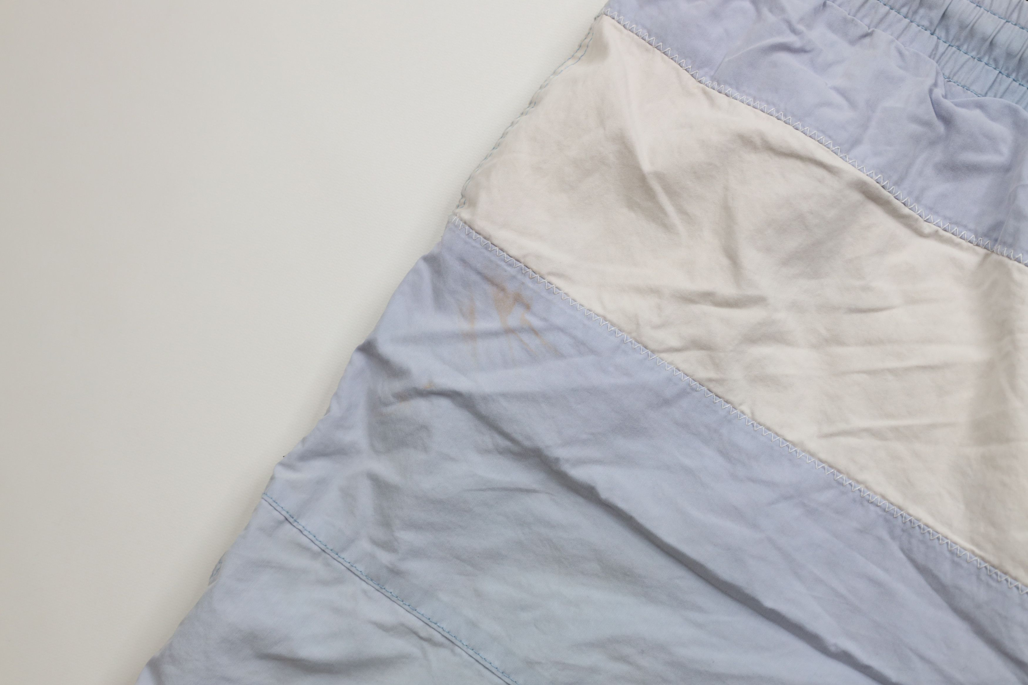 Tommy Hilfiger × Vintage Vintage Tommy Hilfiger Spell Out Lined Shorts Swim Trunks Size US 38 / EU 54 - 6 Thumbnail