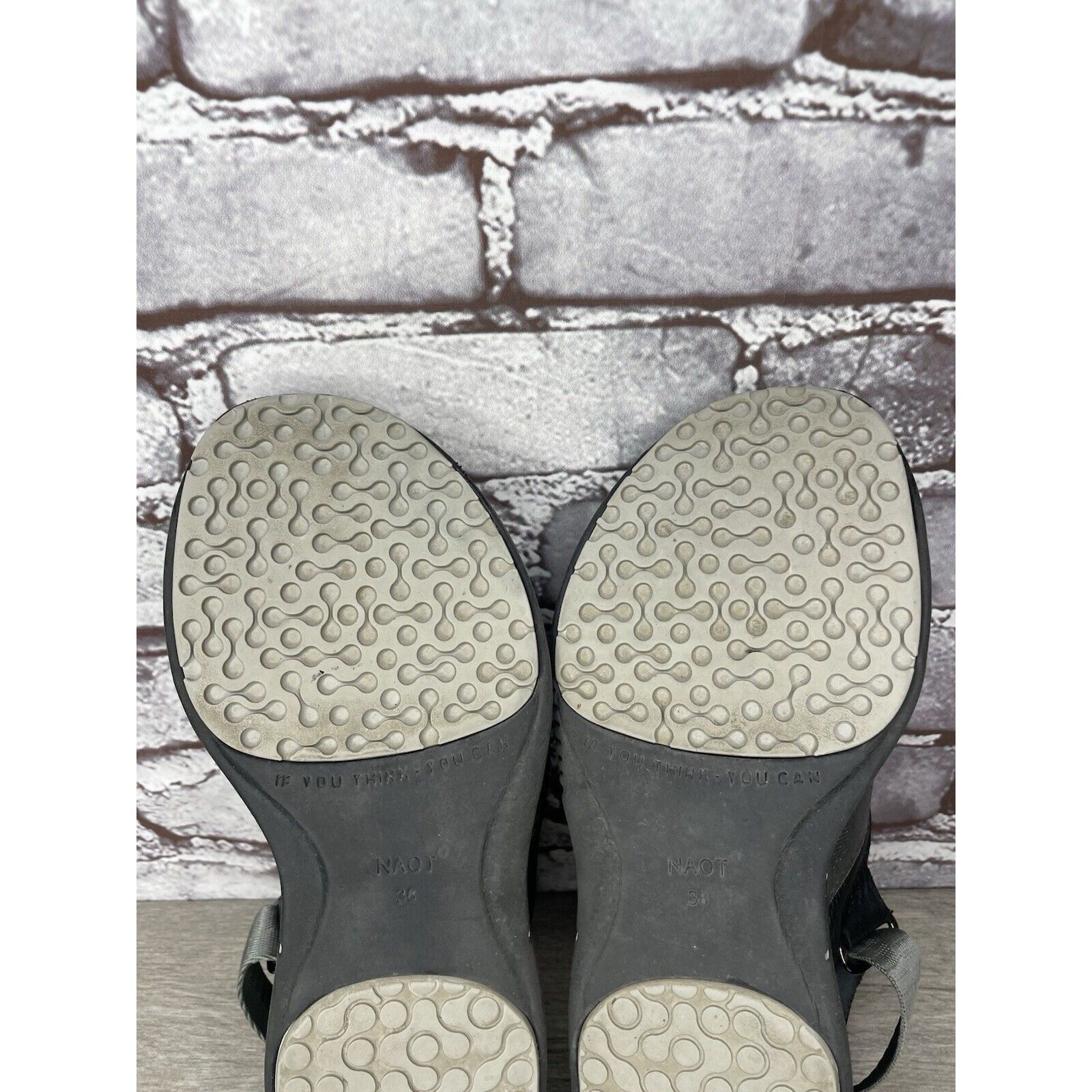 Other Naot Black Leather Gray Textile Wedge Ankle Strap Sandals Wo Size US 7.5 / IT 37.5 - 8 Thumbnail