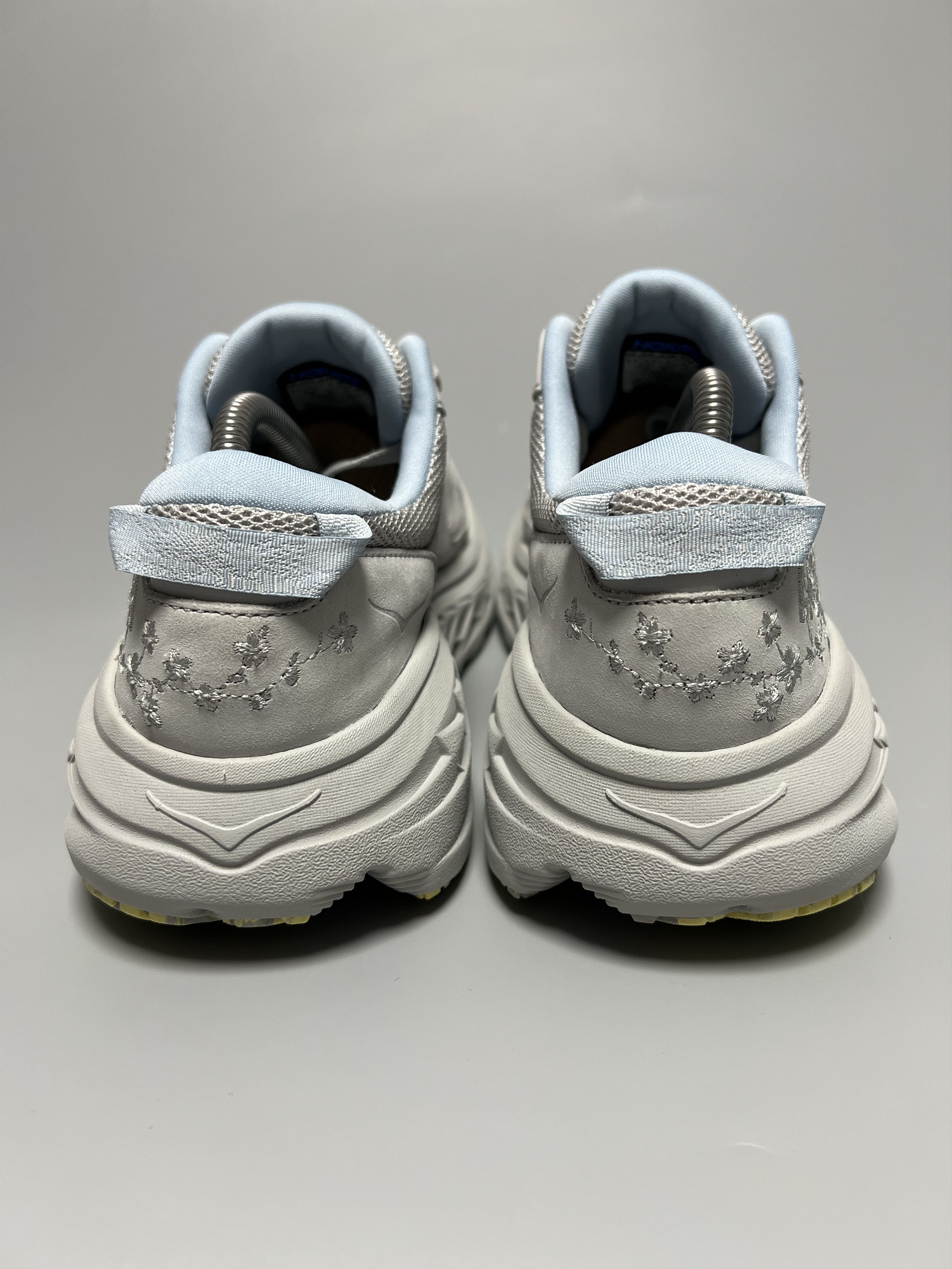 Hoka Hoka Bondi L BP x Anthropologie "Vibrant Bloom Pack" Size US 9.5 / IT 39.5 - 3 Thumbnail