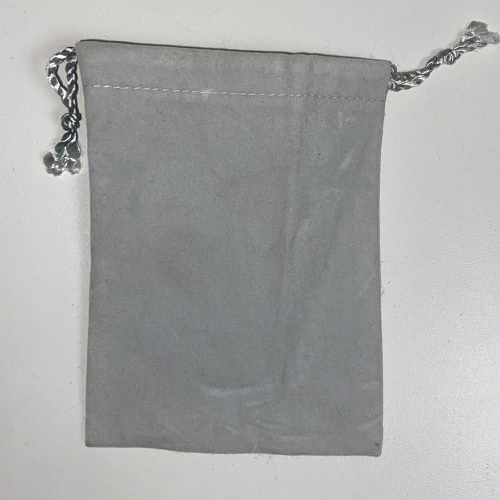 Neiman Marcus Neiman Marcus l Velvet Drawstring Jewelry Bag Size ONE SIZE - 3 Thumbnail