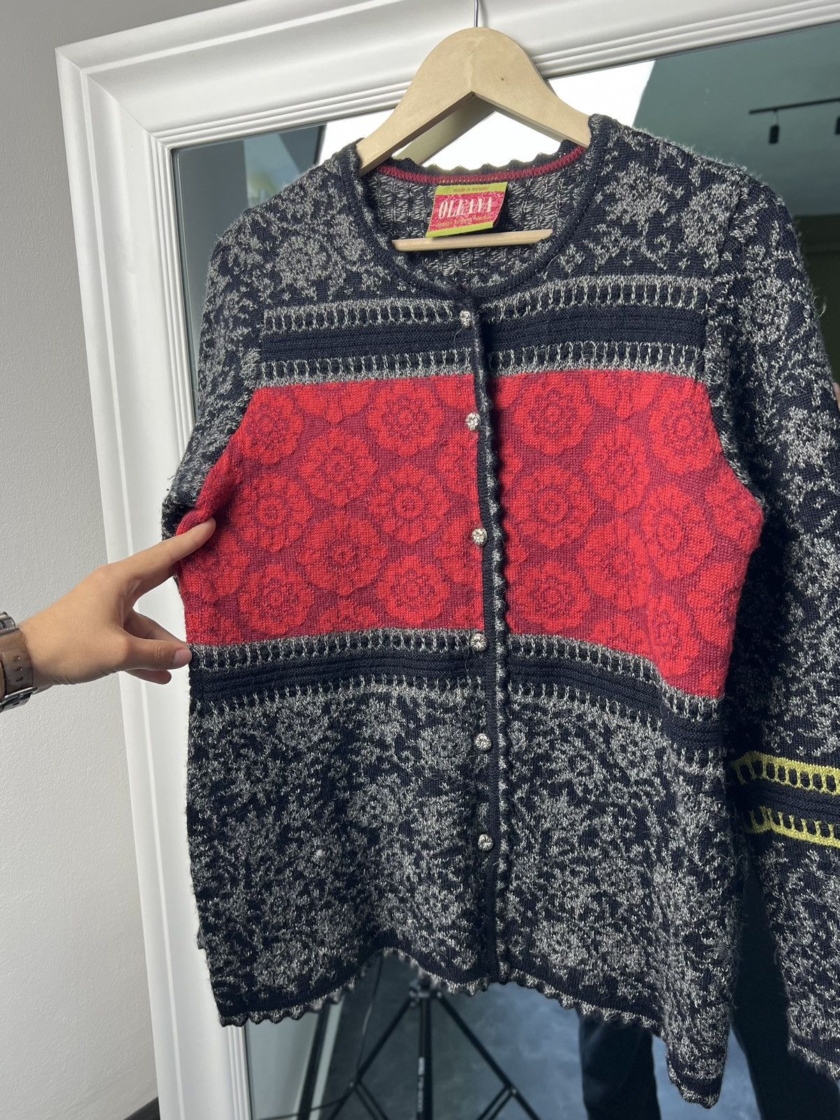 Designer Oleana Norway Alpaca Floral Cardigan Sweater Size M Size M / US 6-8 / IT 42-44 - 16 Thumbnail