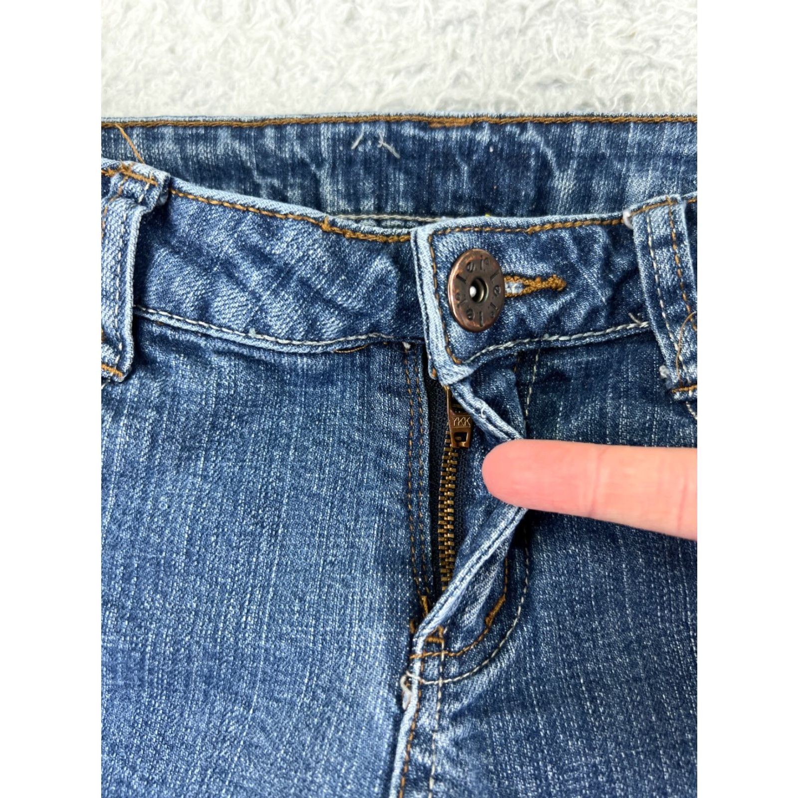 Vintage L.e.i. Jeans Womens 5 Blue Denim Flared Embellished Eagle Embroidery 27x31 Size 27" / US 4 / IT 40 - 5 Thumbnail