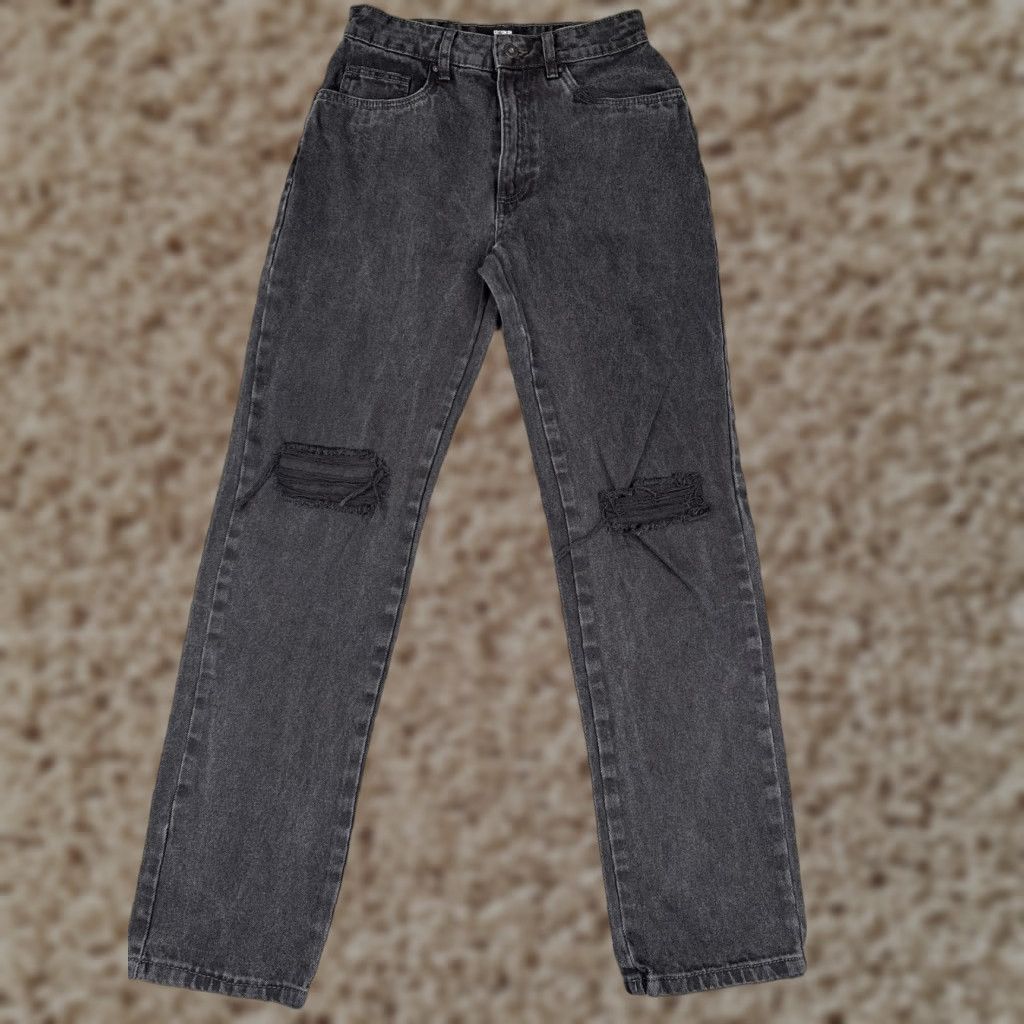 Cotton On Cotton On Jeans Size 4 Black High Rise Straight 26x31 Distressed 90s Womens Size 27" / US 4 / IT 40 - 1 Thumbnail