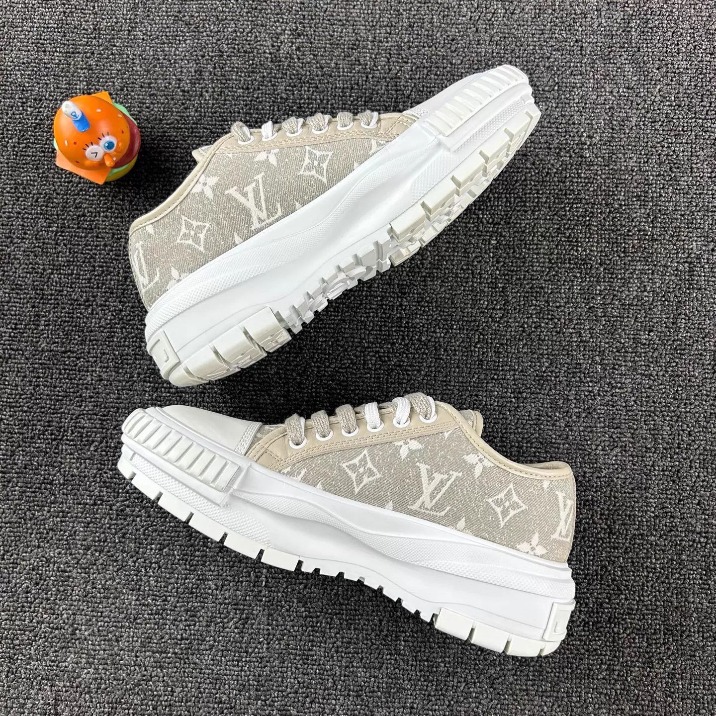 Louis Vuitton LV Monogram Cracker Platform Sneakers Women's 35.5 Size US 5 / IT 35 - 3 Thumbnail