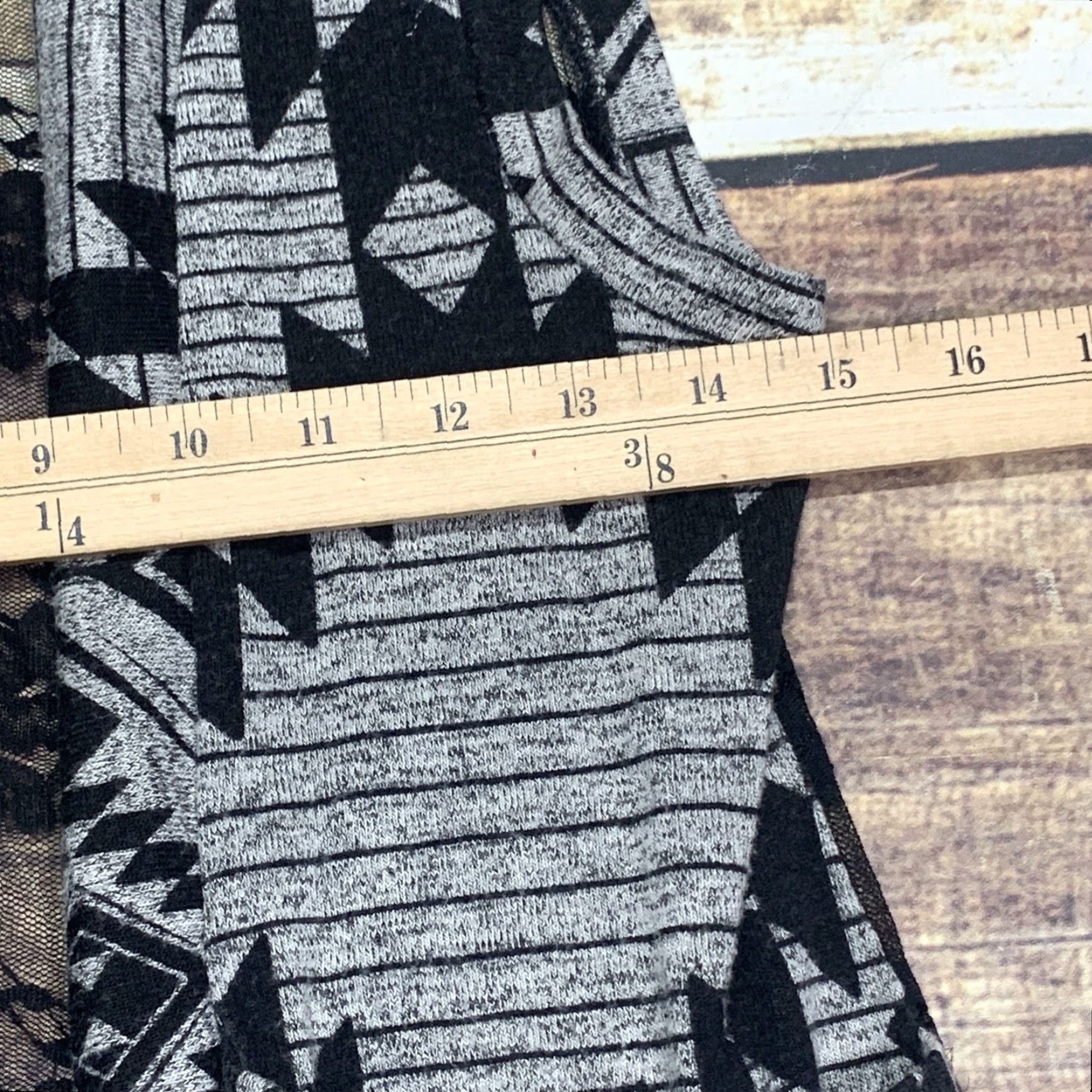 Vintage VINTAGE Woman's Sleeveless Open Cardigan Black Gray Lace Back Size Small Pockets Cardigan Women Sleeveless Open-Knit Casual Size S / US 4 / IT 40 - 5 Thumbnail