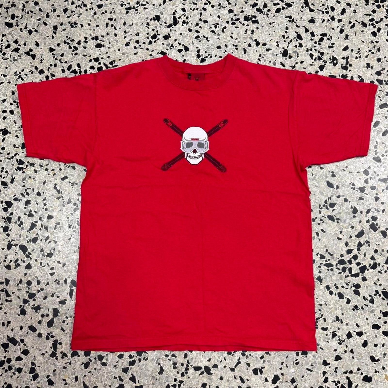 Anvil × Spyder × Vintage VINTAGE Y2K SPYDER SNOWSPORTS APPAREL SKULL & SKIS TEE: Size US L / EU 52-54 / 3 - 1 Thumbnail