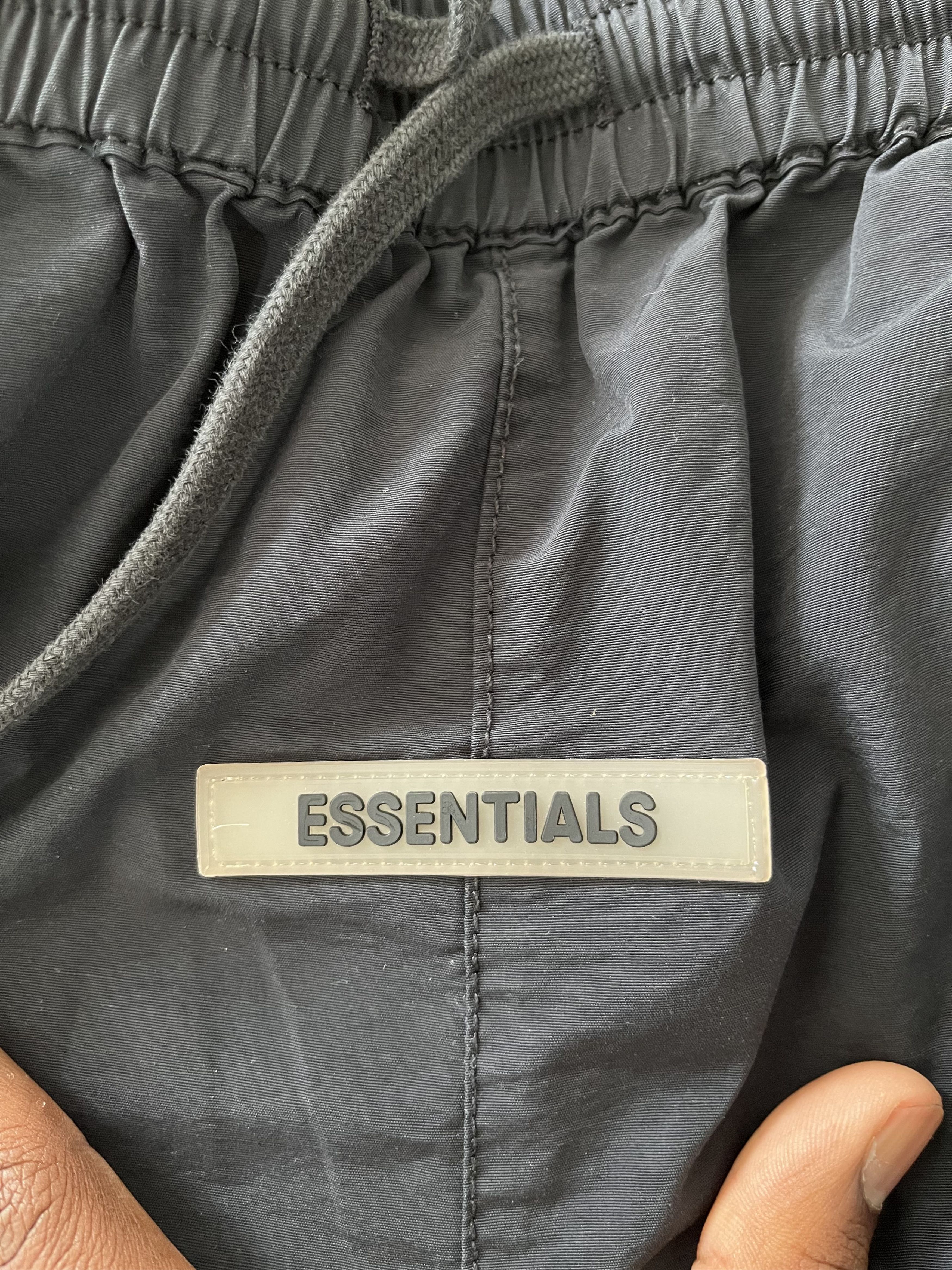 Essentials Fear of god Essentials Nylon Cargo Pants Black Size US 30 / EU 46 - 8 Thumbnail