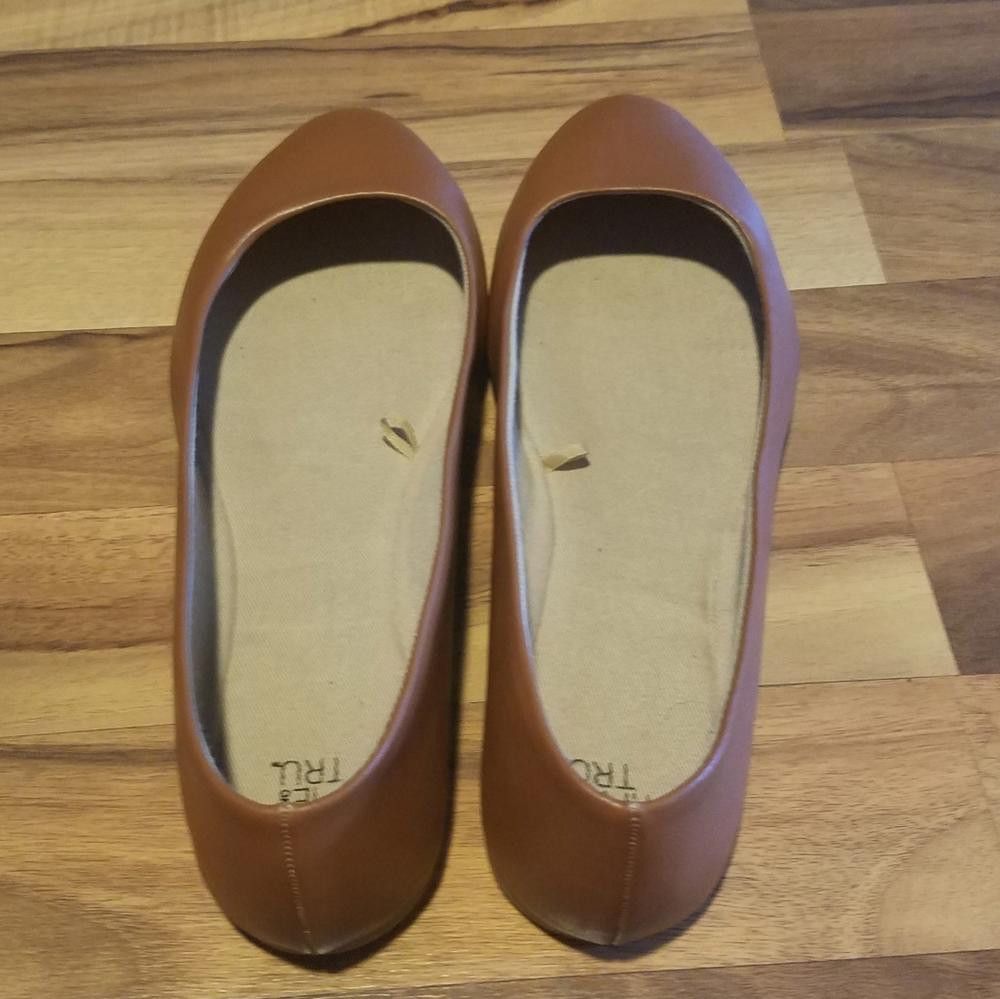 Designer NWOT Time and Tru Slip Ons Size 7 1/2 Wide Size US 7.5 / IT 37.5 - 4 Thumbnail