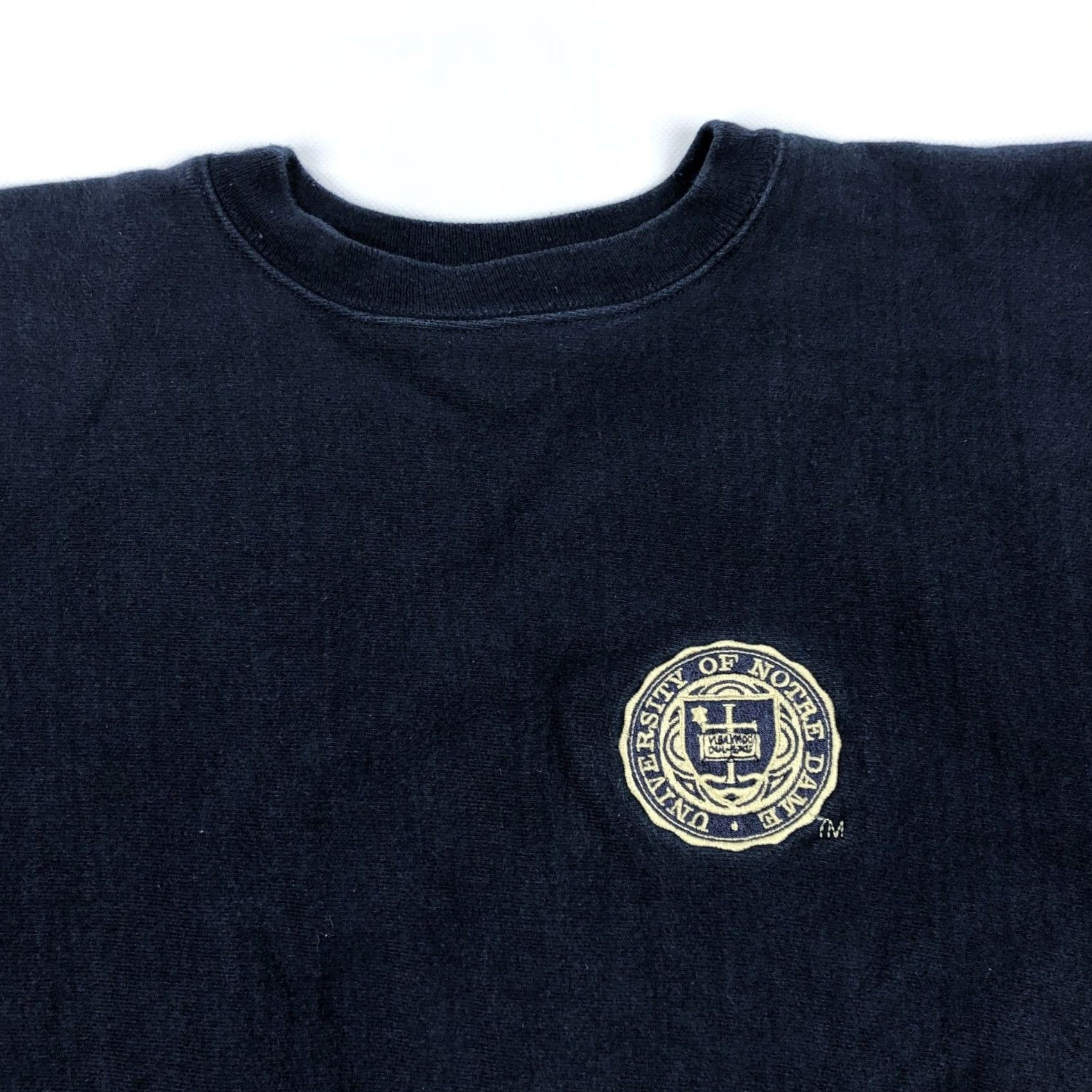 Champion VINTAGE Champion Reverse Weave Notre Dame Sweatshirt Men's L Crew Neck Navy Blue Embroidered Logo Text Patch Ribbed Cuffs Pockets Size US L / EU 52-54 / 3 - 5 Thumbnail