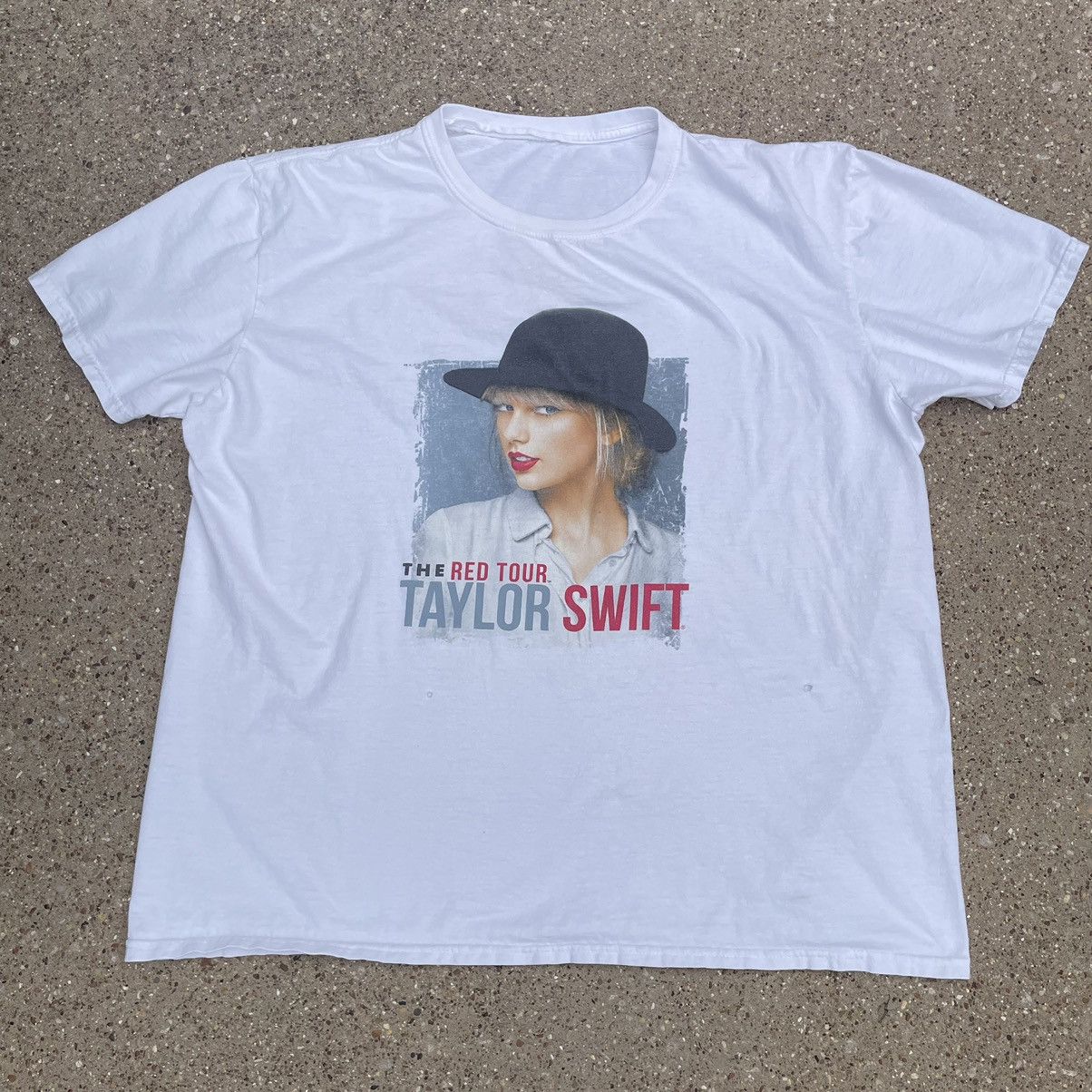 Band Tees × Vintage 2013 Taylor Swift The Red Tour Concert Tee XL Size US XL / EU 56 / 4 - 1 Thumbnail
