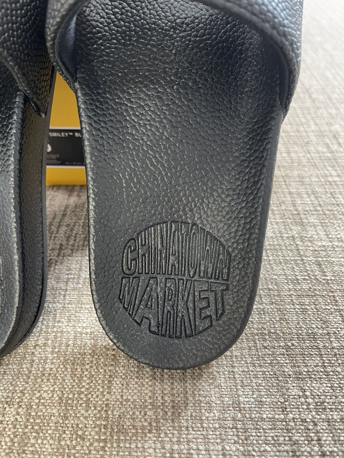 Market Chinatown Market Bball Smiley Slides Size US 5 / EU 37 - 4 Thumbnail
