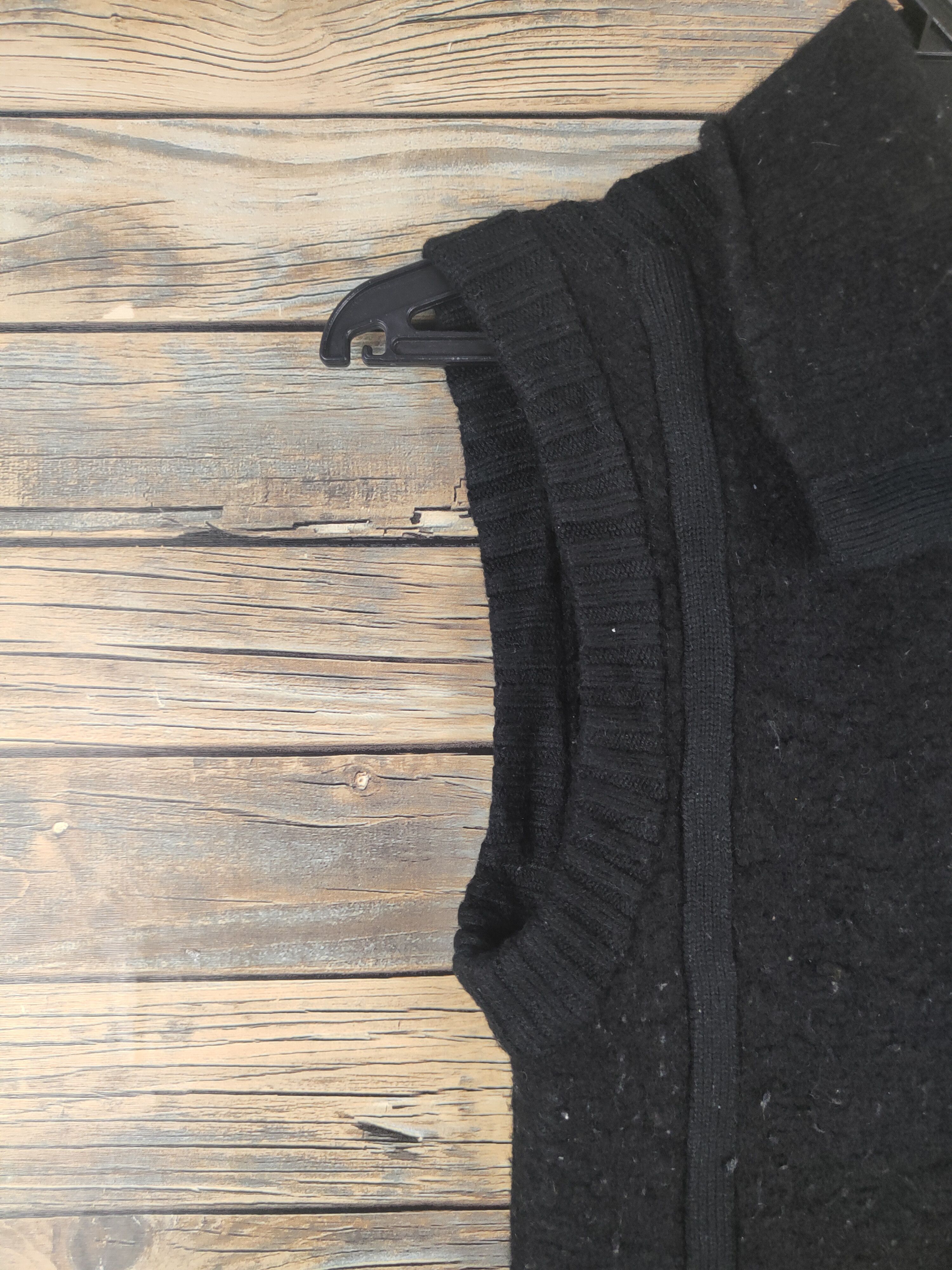 Aran Isles Knitwear × Banana Republic × Vintage Banana Republic Black Knitwear Biker Vests Size XS / US 0-2 / IT 36-38 - 4 Thumbnail