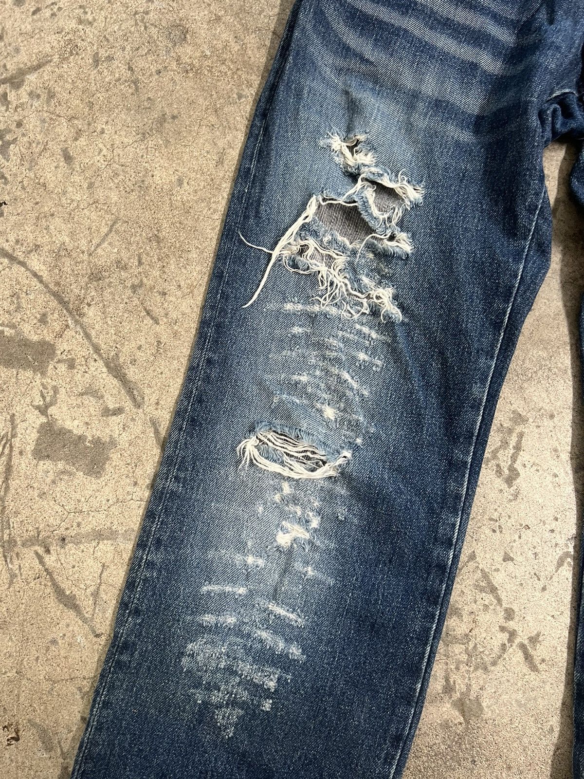 Japanese Brand 30x33 rare Y2K Japanese brand distressed denim jeans Size US 30 / EU 46 - 4 Thumbnail