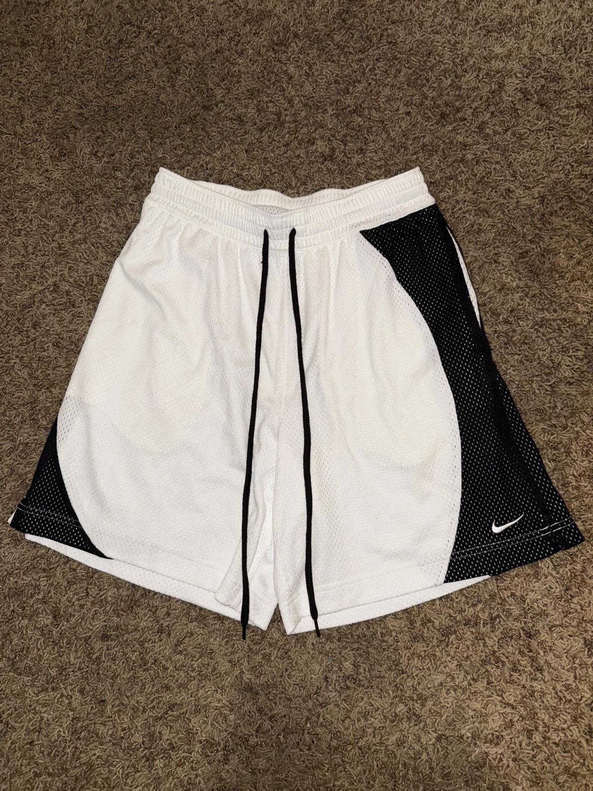 Nike Nike Essential Women's Dri-FIT Mesh Basketball Shorts Size 28" / US 6 / IT 42 - 1 Thumbnail