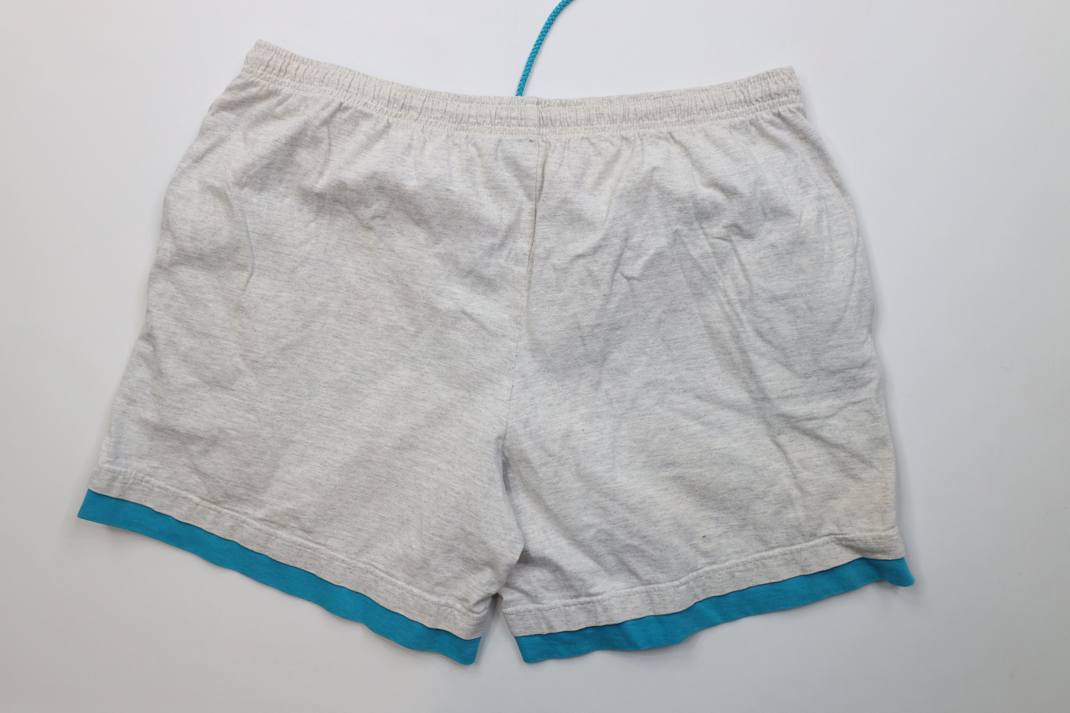 Vintage AS IS Vintage 90s Basketball Above Knee Shorts Gray USA Size US 36 / EU 52 - 9 Thumbnail