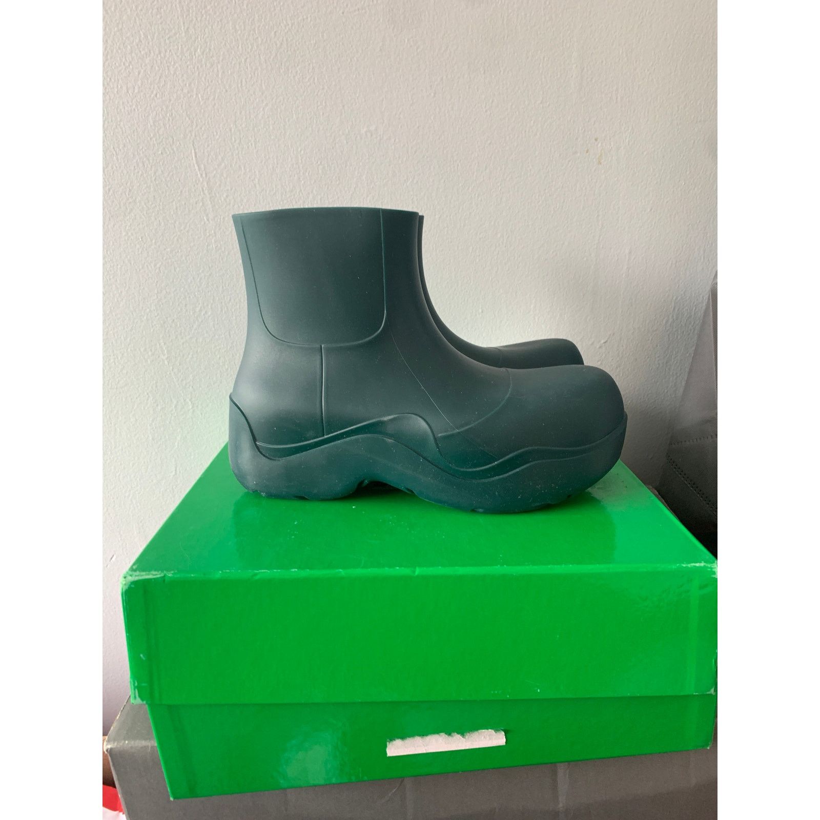 Bottega Veneta Bottega Veneta Rubber Rain Boots Size 36 / Men's 6 BRAND NEW Size US 6 / EU 39 - 3 Thumbnail