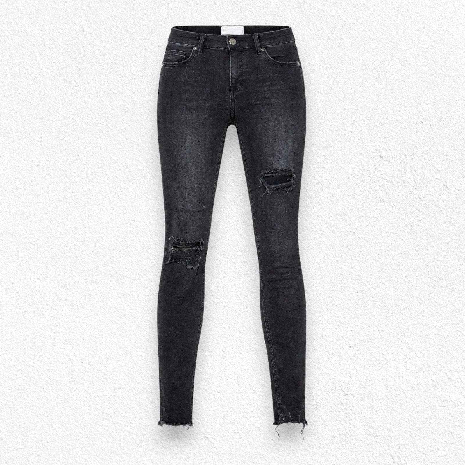 Free People Free People Black Distressed Skinny Jeans Size 25 Size 25" / US 0 / IT 36 - 1 Thumbnail