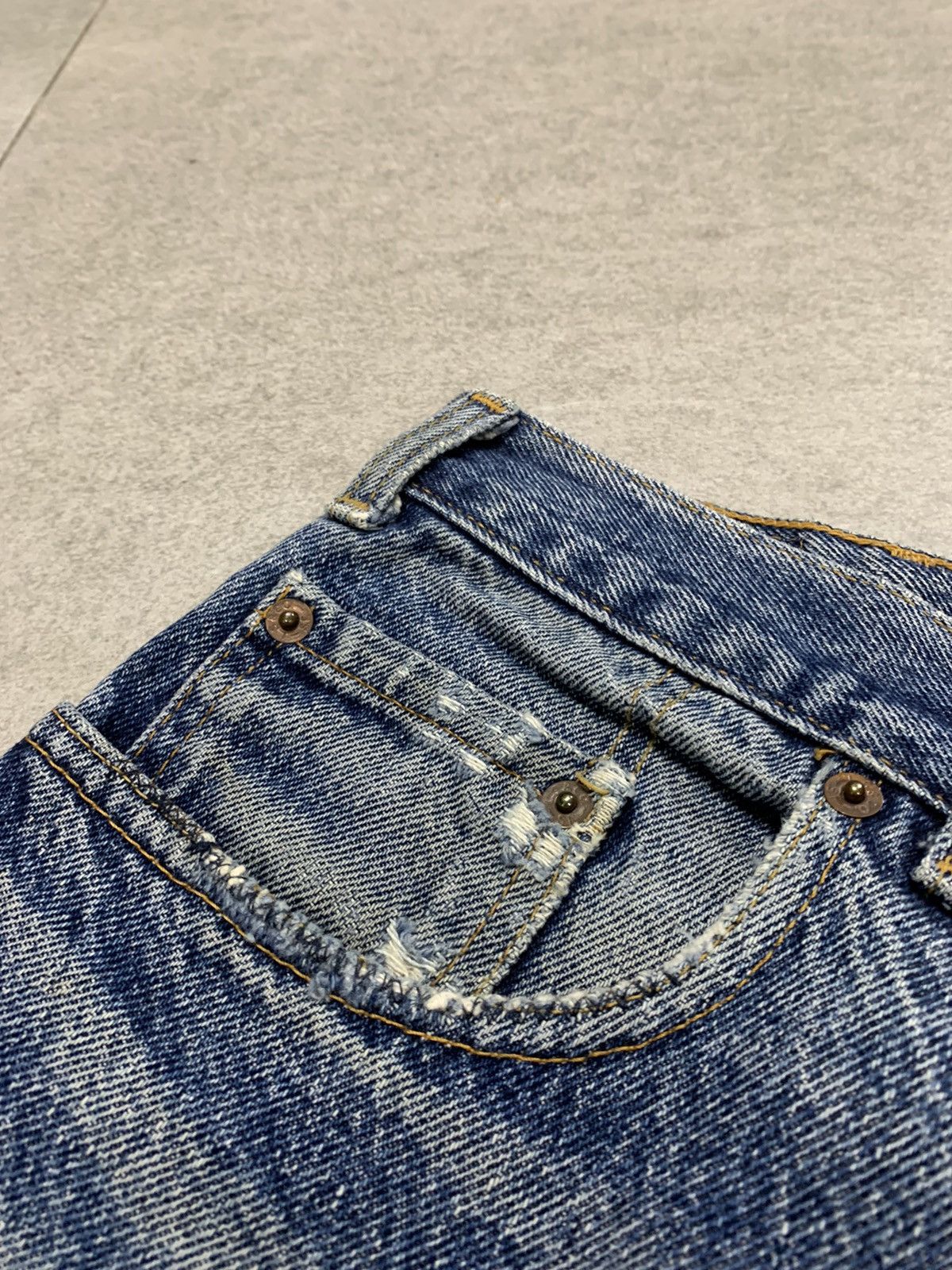 Levi's Vintage Clothing 90s Rare Levi 416 Orange tag Wide leg Faded denim jeans Size US 32 / EU 48 - 3 Thumbnail