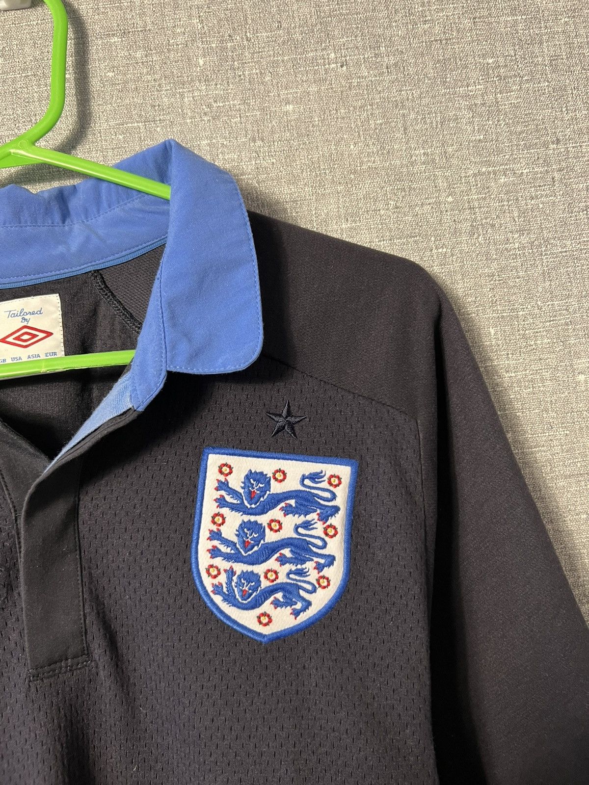 Umbro × Vintage England 2011 Away Football Kit 2012 Soccer Jersey Size US L / EU 52-54 / 3 - 3 Thumbnail