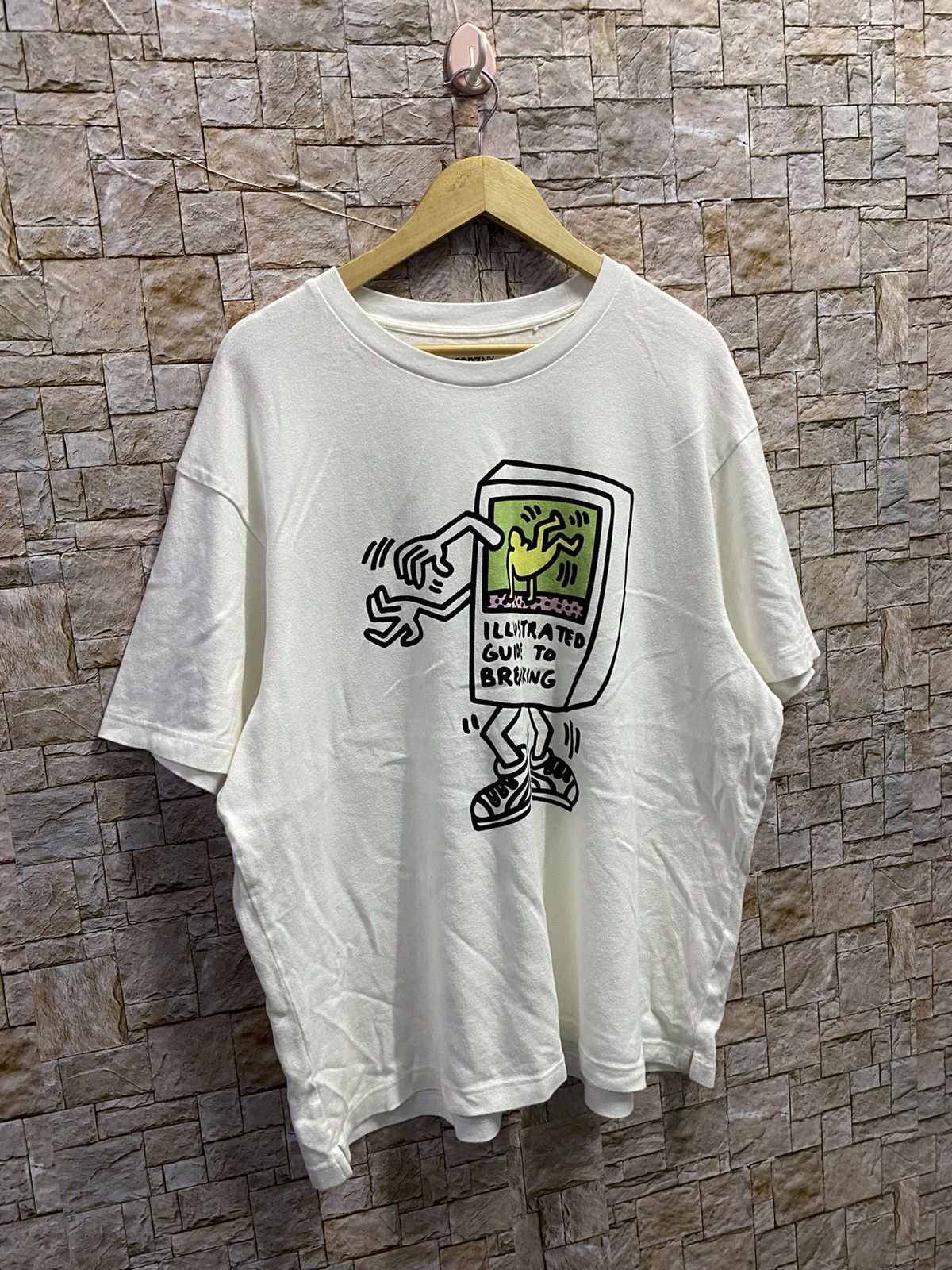 Keith Haring × Uniqlo KEITH HARING ILLUSTRATED GUIDE TO BREAKING WHITE TEE Size US XXL / EU 58 / 5 - 3 Thumbnail