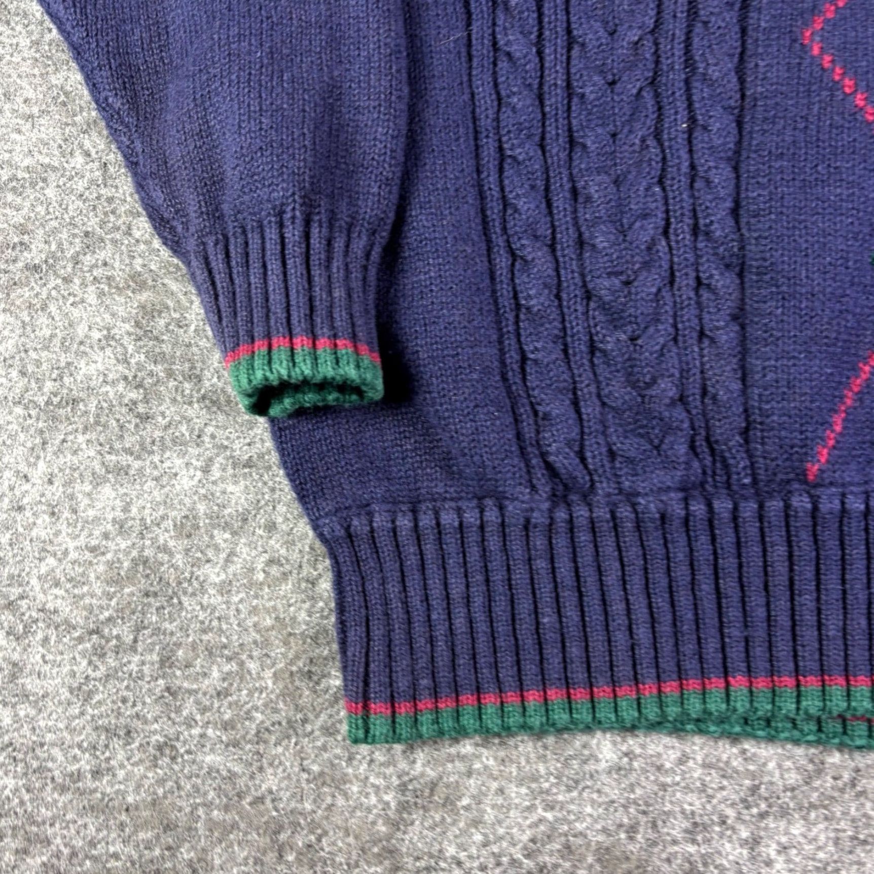 Jantzen VINTAGE Jantzen Classics Mens Sweater Knit Argyle Cable-V-Neck Pullover Navy Blue 90s Casual Regular M Boy? Size US M / EU 48-50 / 2 - 7 Thumbnail