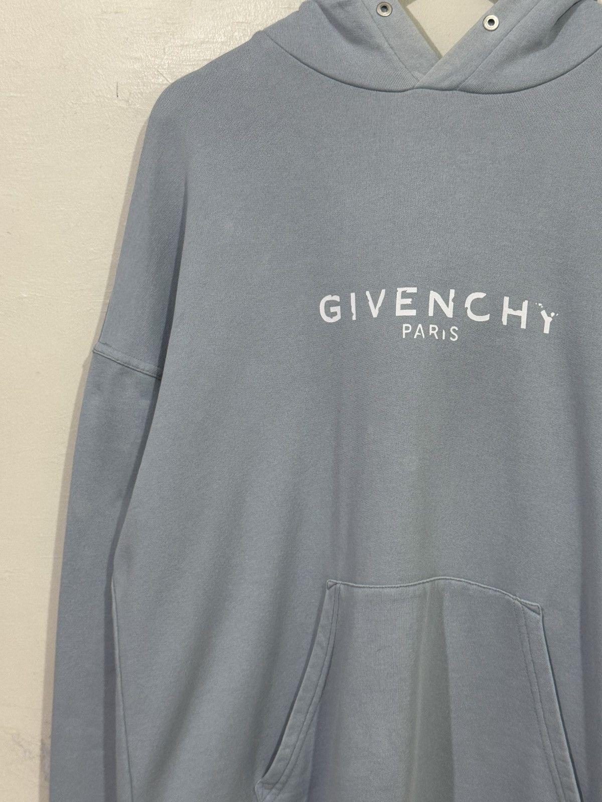 Givenchy Givenchy Distressed Logo Hoodie Size US L / EU 52-54 / 3 - 8 Thumbnail