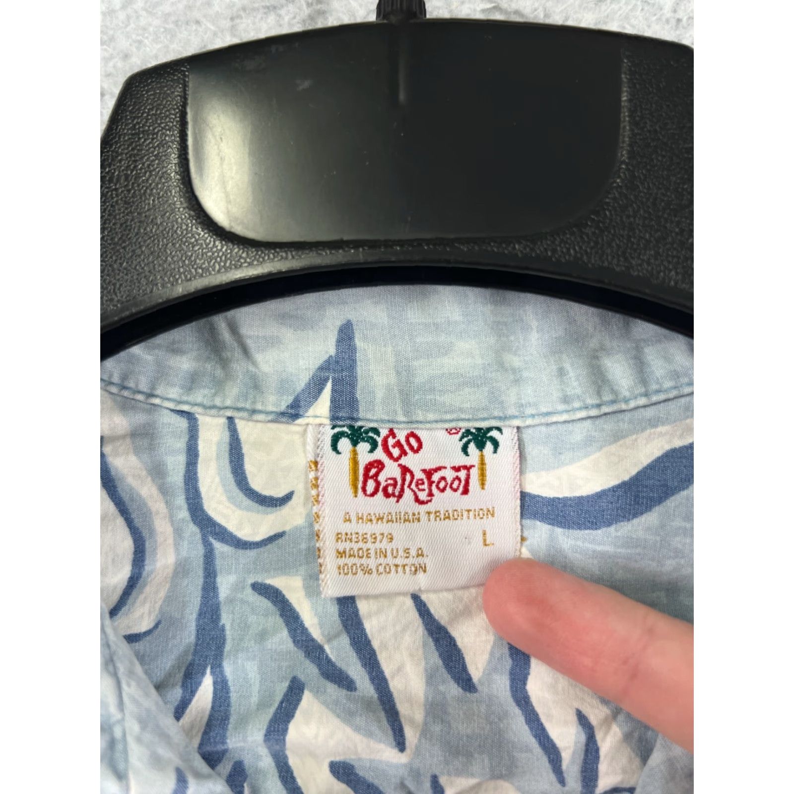 Vivobarefoot VINTAGE Go Barefoot Hawaiian Shirt Mens L Blue White Floral 100% cotton Button-Up Short Sleeve Collared Shirt Size US L / EU 52-54 / 3 - 3 Thumbnail
