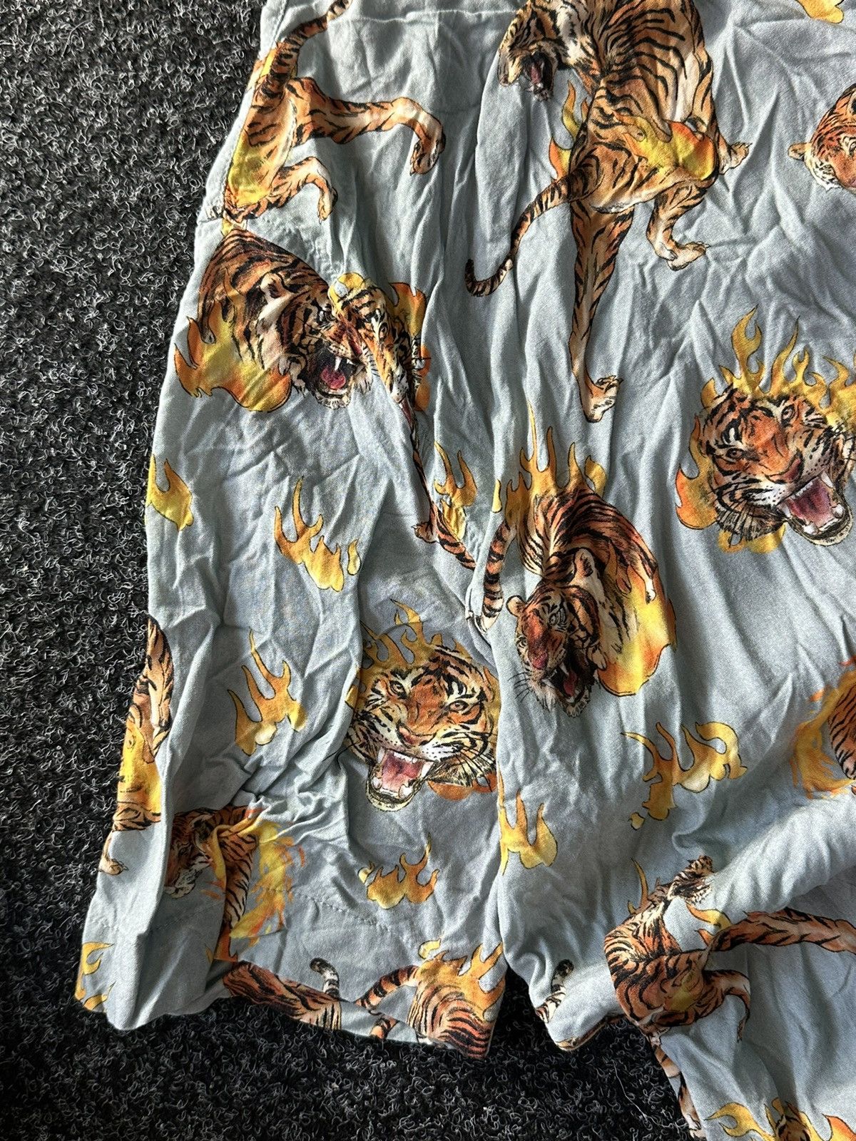 Vintage 🚨Vintage 90s TIGER Hawaiian Shirt print Y2K MOSCHINO STYLE Size US XL / EU 56 / 4 - 6 Thumbnail