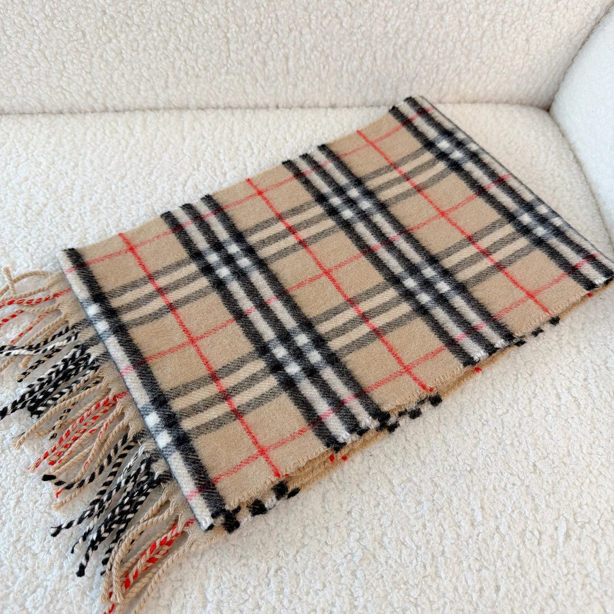 Burberry Burberry Narrow Check Cashmere Scarf 8129 Size ONE SIZE - 1 Thumbnail