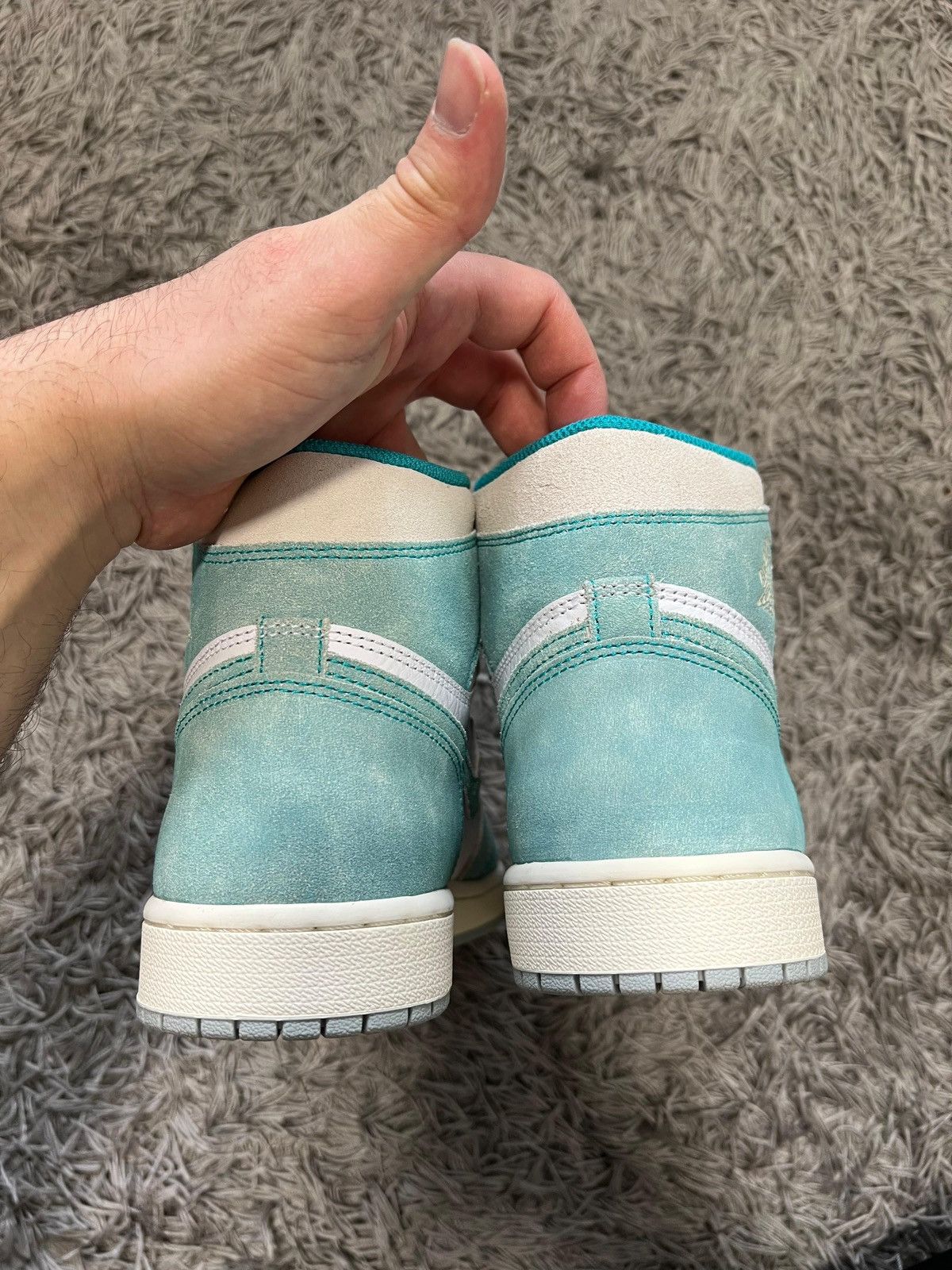Nike Jordan 1 retro high Turbo Green Size US 9 / EU 42 - 3 Thumbnail