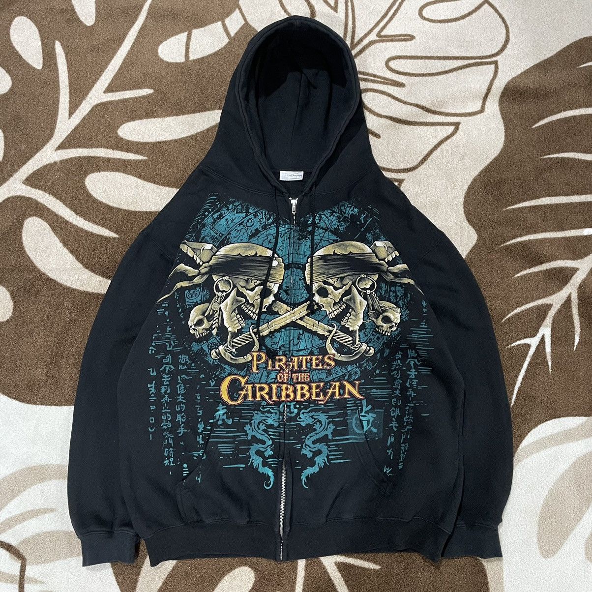 Disney 🔥Rare🔥Vintage Pirates Of The Caribbean OVP Hoodie Size US XL / EU 56 / 4 - 1 Thumbnail