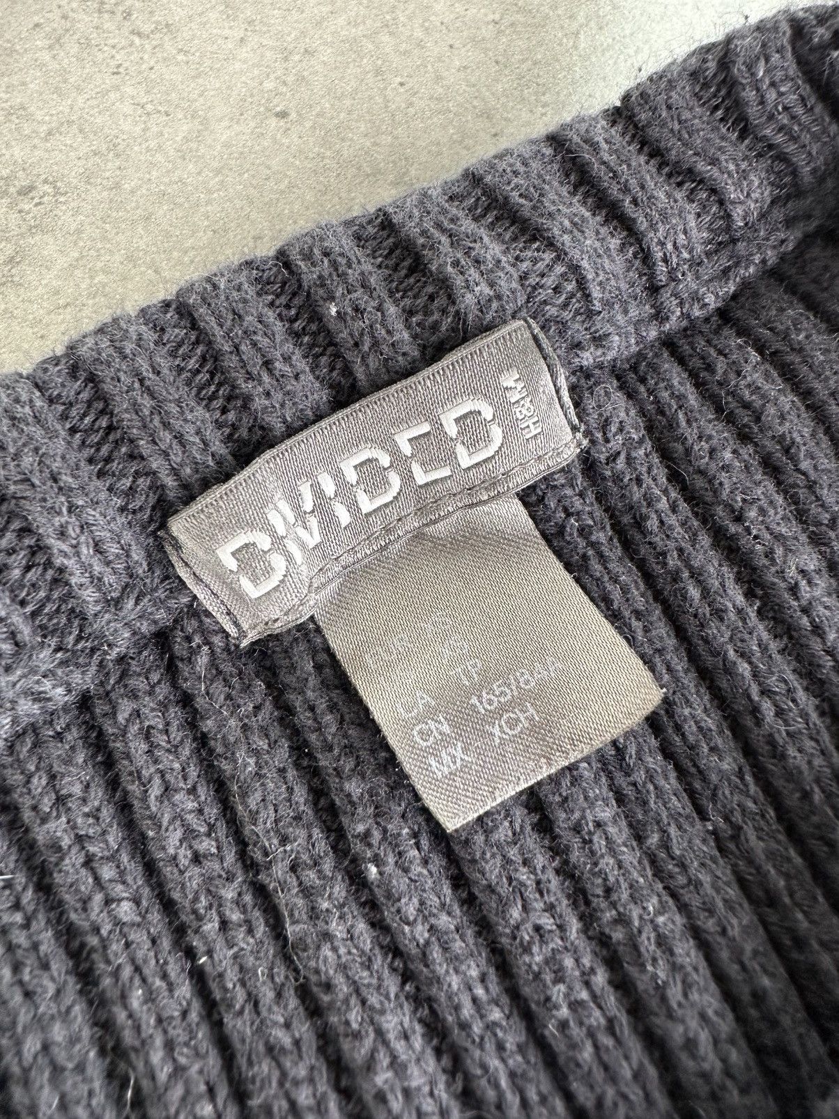 Japanese Brand H&M Distressed Sweater Size US XS / EU 42 / 0 - 2 Thumbnail