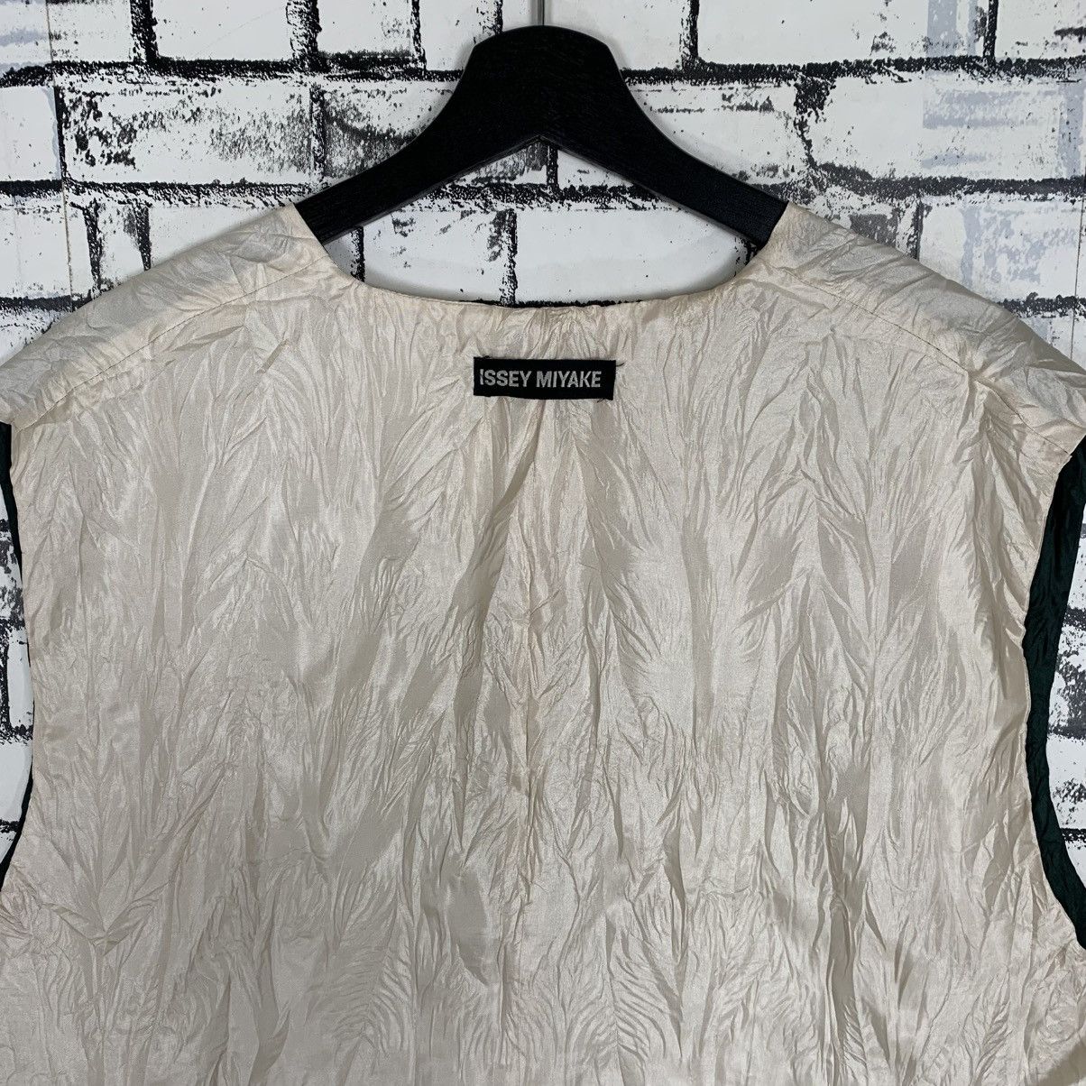 Designer × Issey Miyake × Vintage Issey Miyake Reversible Nylon Vest Size US M / EU 48-50 / 2 - 6 Thumbnail