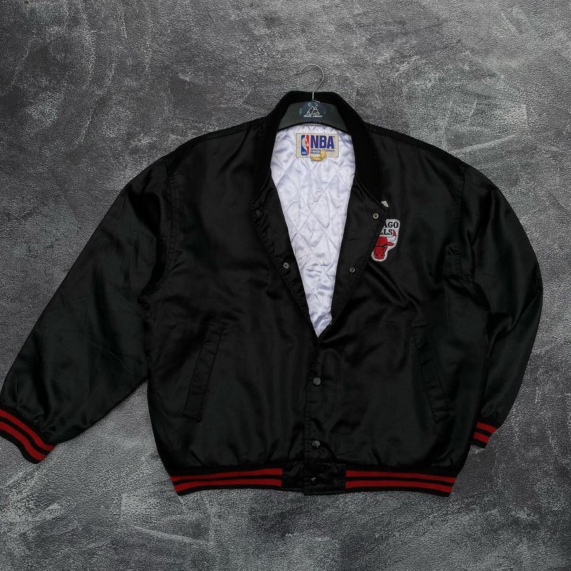 NBA CHICAGO BULLS VINTAGE JACKET RARE ITEM Size US XL / EU 56 / 4 - 3 Thumbnail