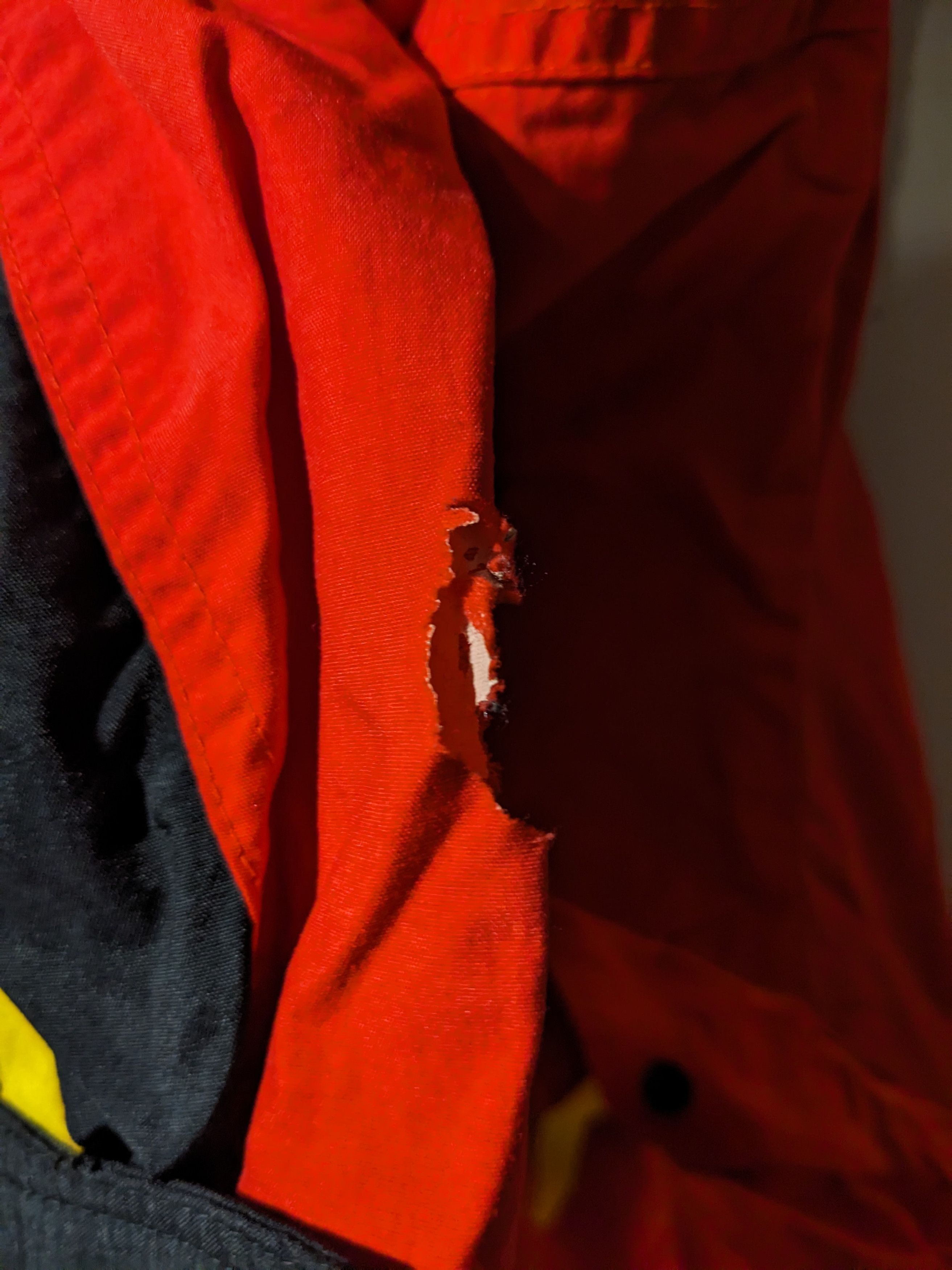 Marlboro × Vintage Vintage 90s Marlboro Adventure Team Red X-Large Windbreaker Size US XL / EU 56 / 4 - 4 Thumbnail