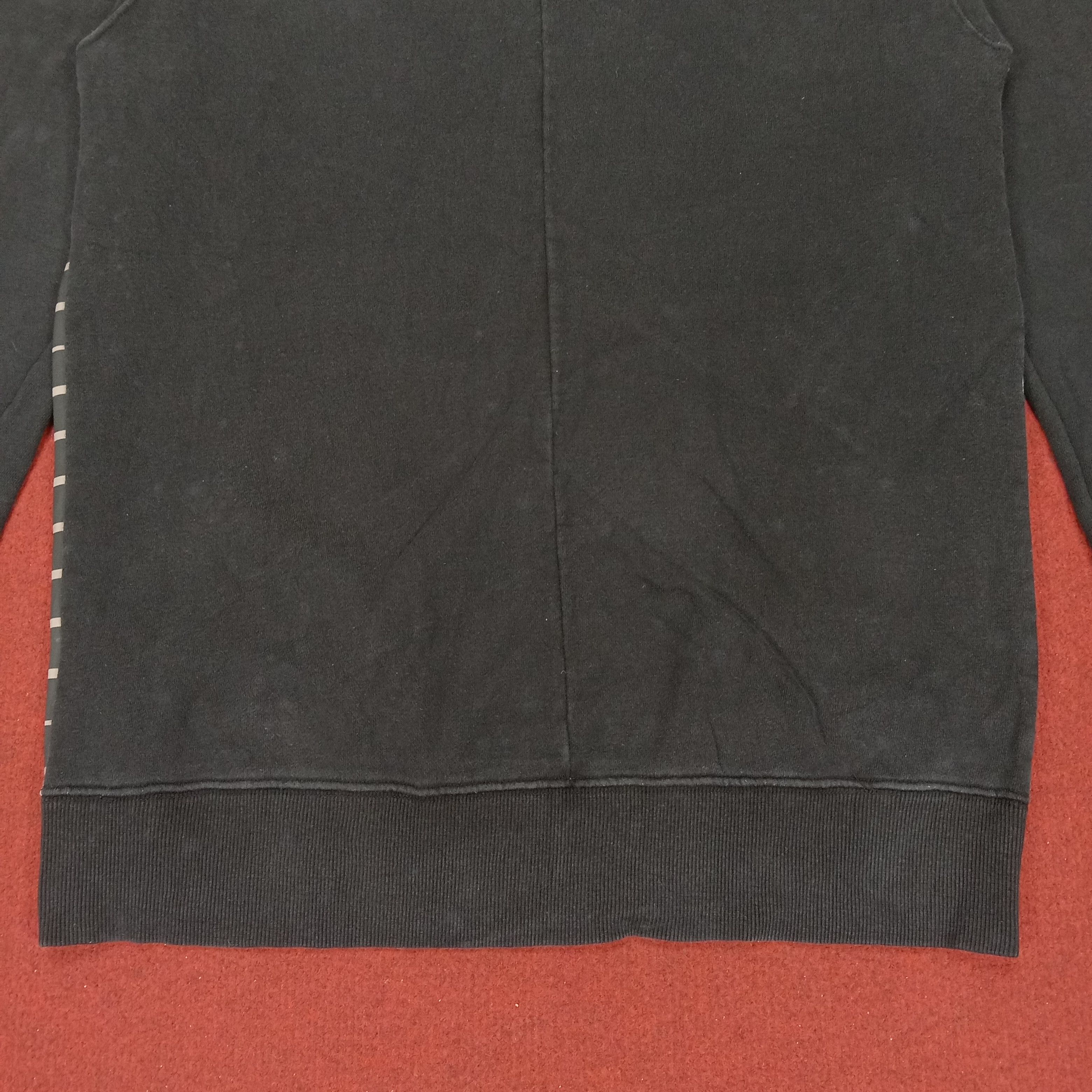 Vintage Givenchy Fashion Style Nice Design Sweatshirt dp1 Size US S / EU 44-46 / 1 - 5 Thumbnail